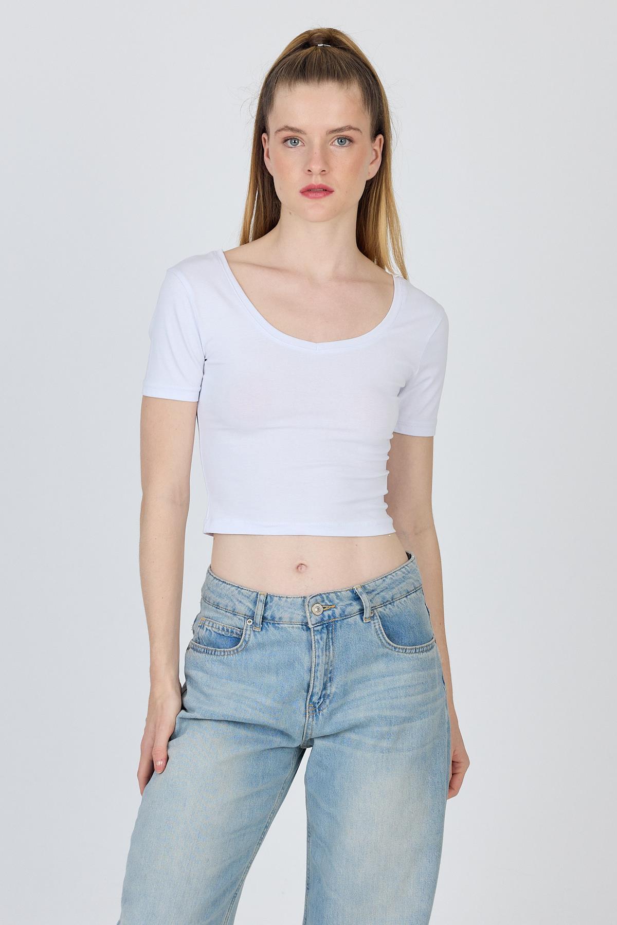 Beyaz U Yaka Pamuklu Slim Fit Tişört 9186M