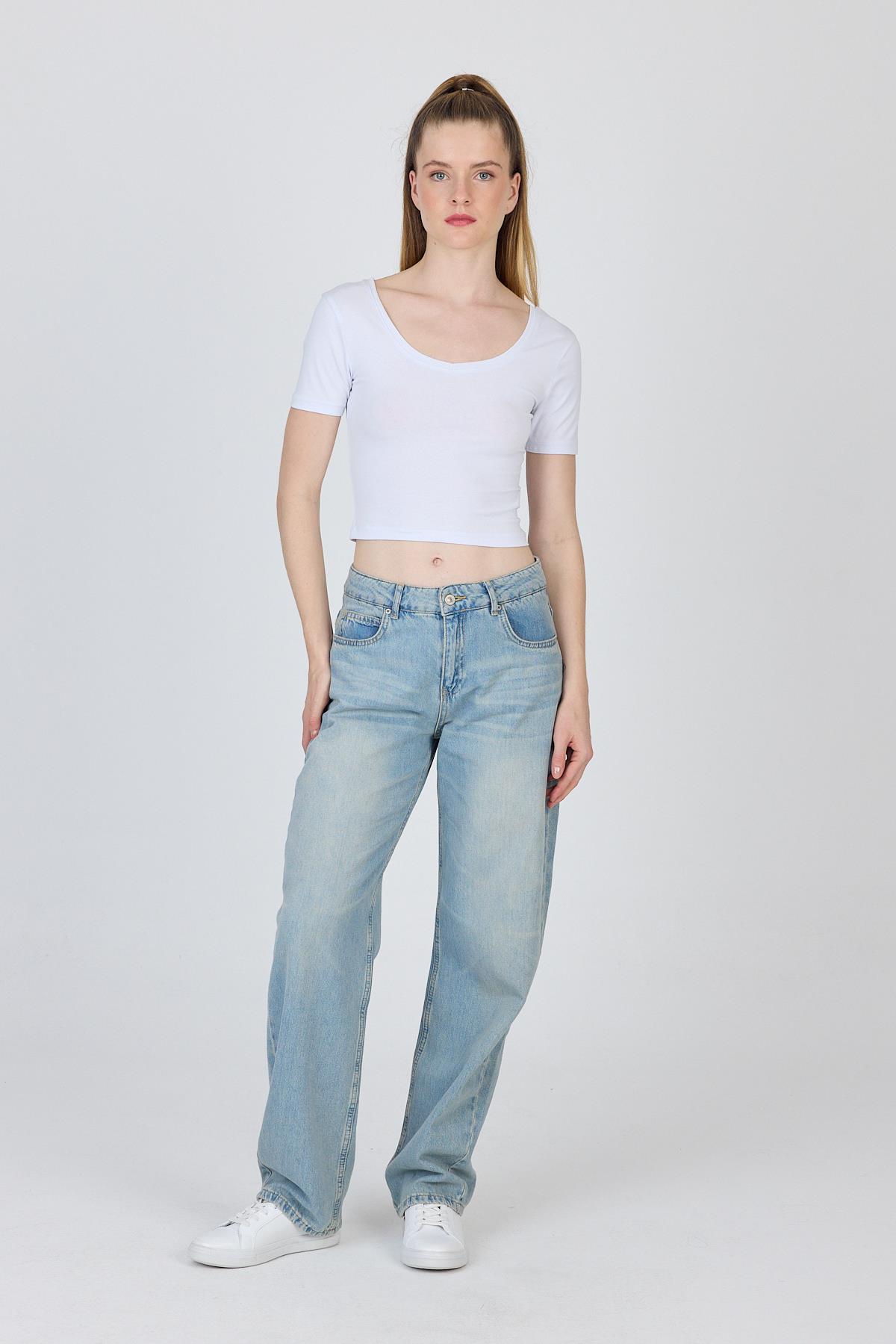 Beyaz U Yaka Pamuklu Slim Fit Tişört 9186M