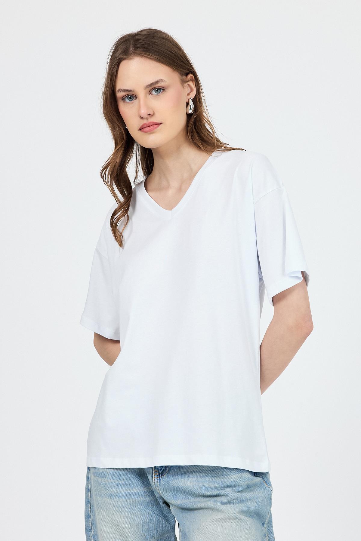 Beyaz V Yaka %100 Pamuk Comfort Fit Tişört 2143M