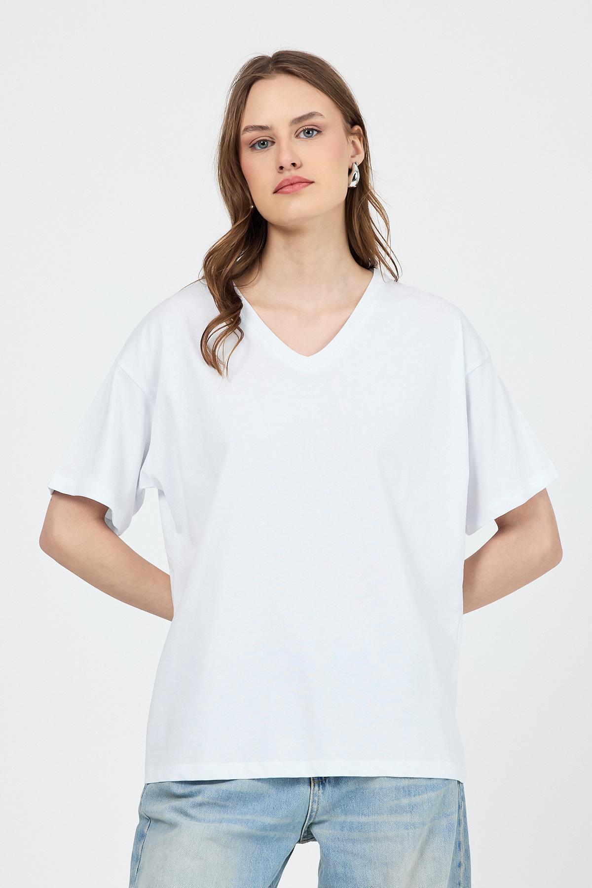 Beyaz V Yaka %100 Pamuk Comfort Fit Tişört 2143M