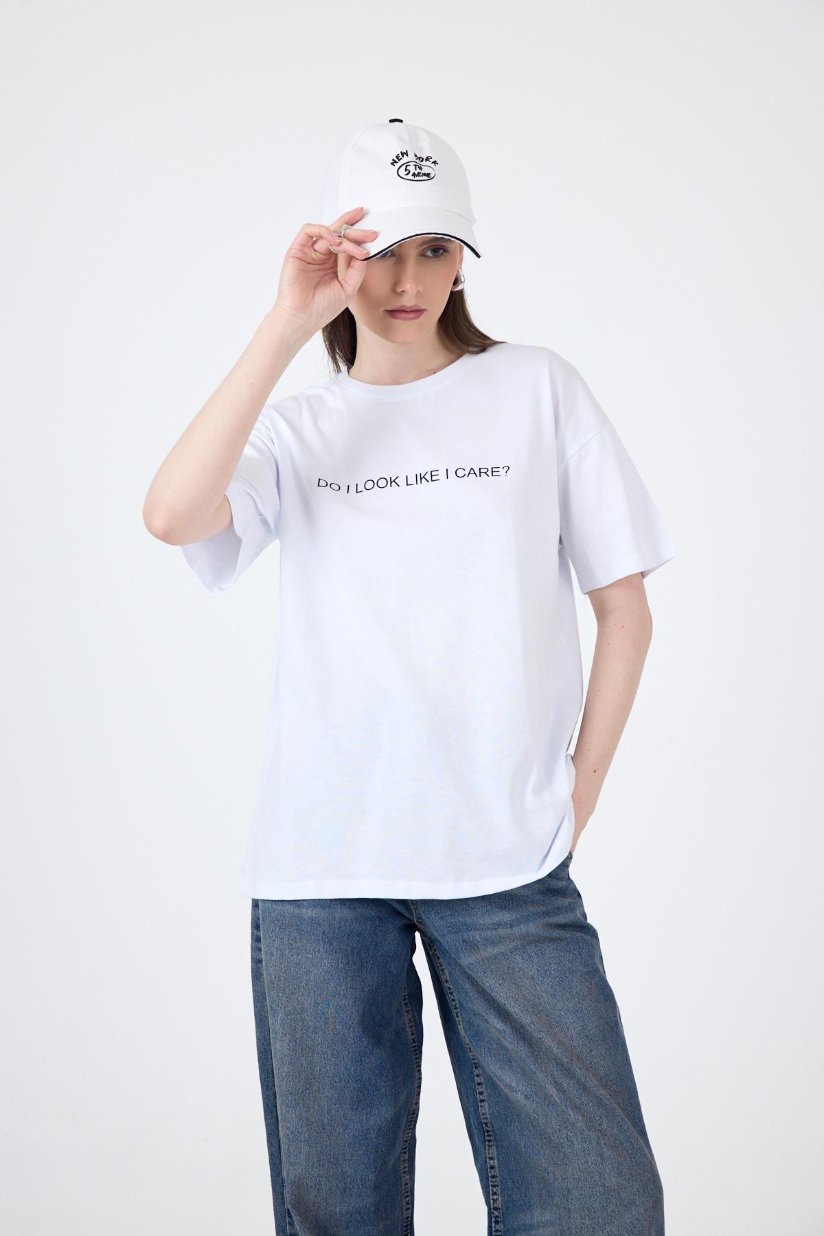 Beyaz Yazı Baskılı Oversize Pamuklu Tişört 2150-5M