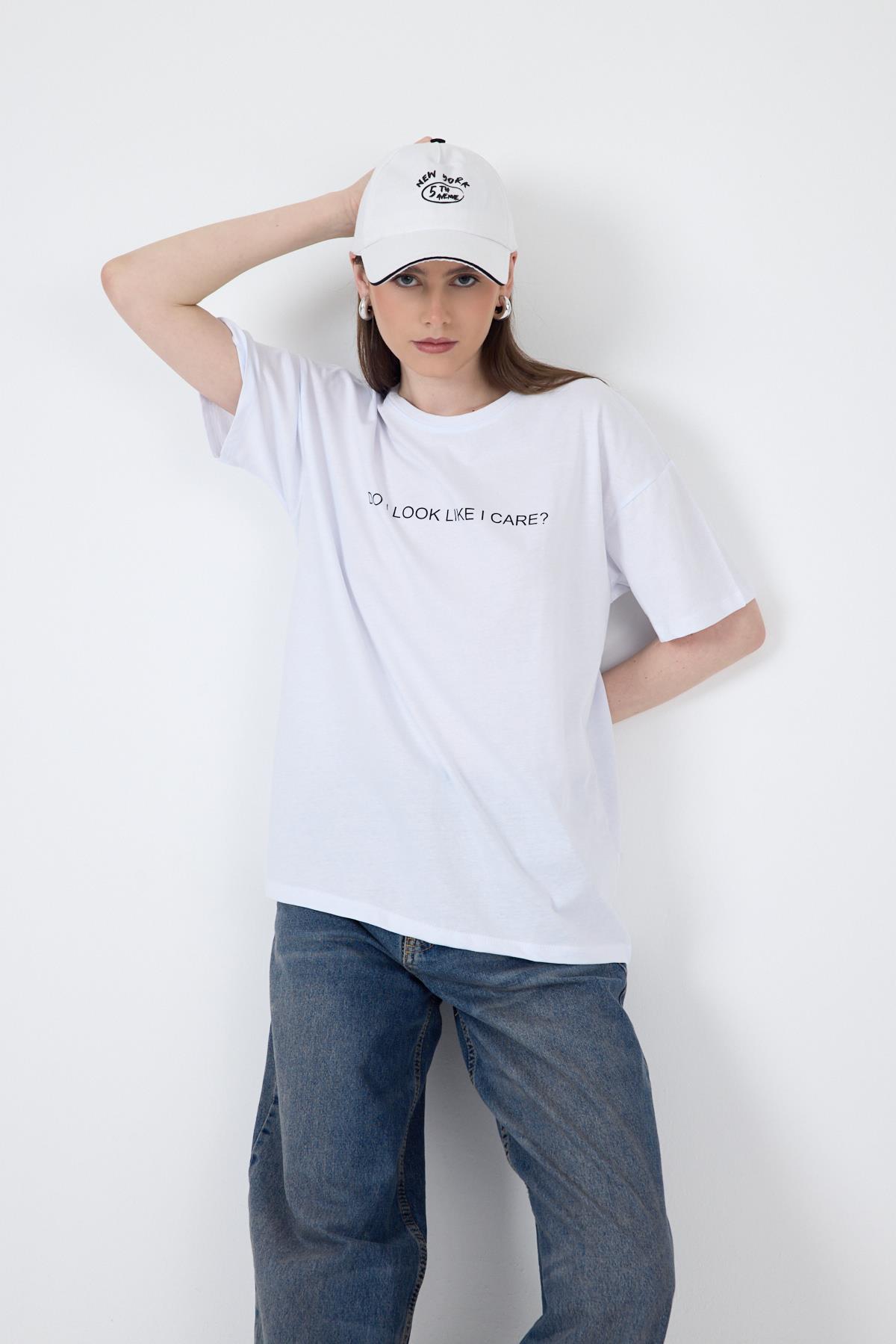 Beyaz Yazı Baskılı Oversize Pamuklu Tişört 2150-5M