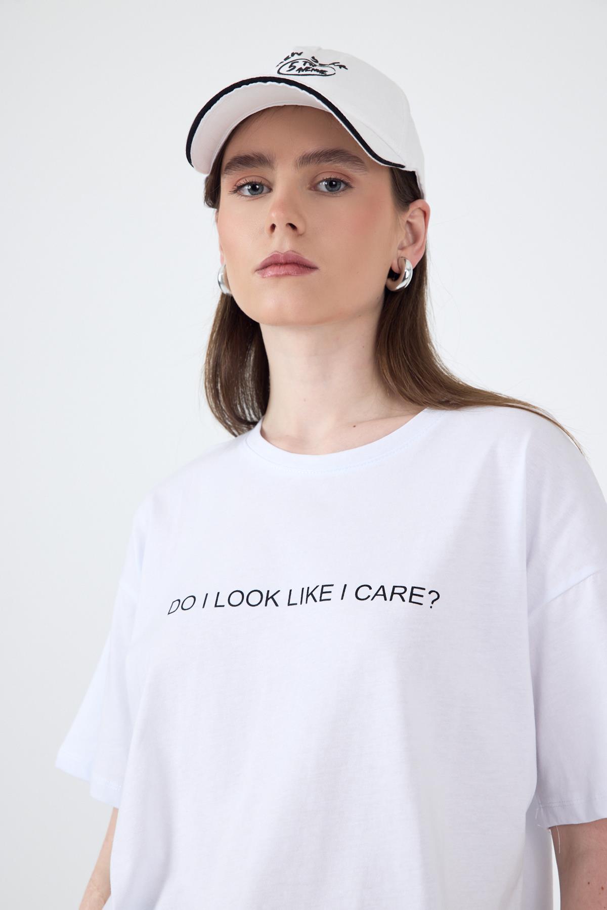 Beyaz Yazı Baskılı Oversize Pamuklu Tişört 2150-5M