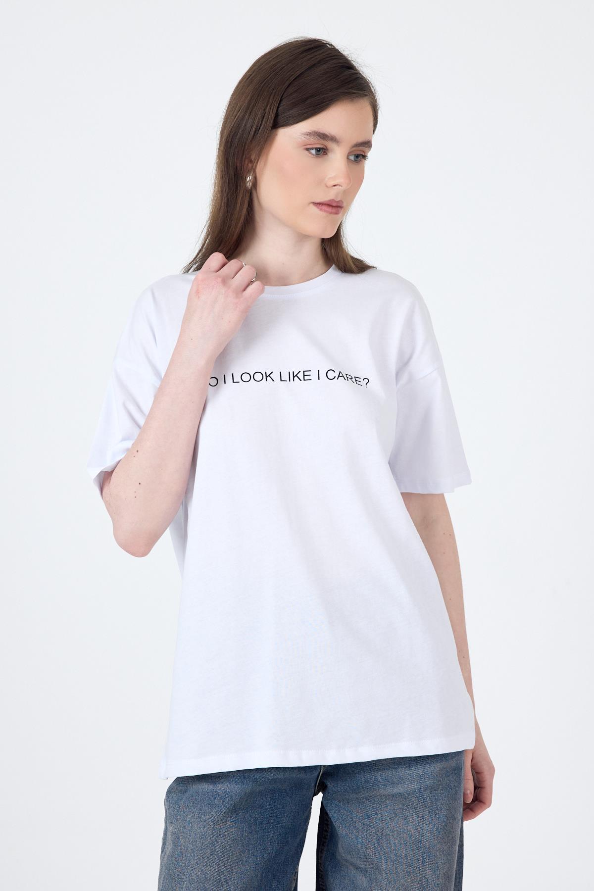 Beyaz Yazı Baskılı Oversize Pamuklu Tişört 2150-5M