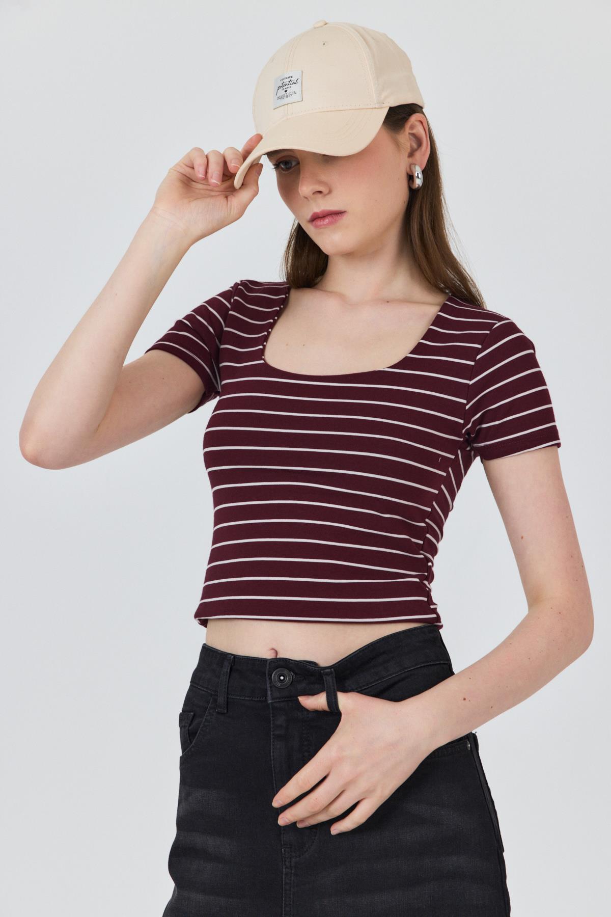 Bordo U Yaka Çizgili Tişört 4016