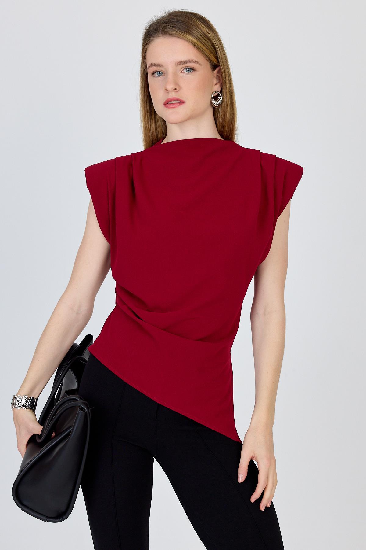Bordo Vatkalı Asimetrik Kesim Kolsuz Bluz 242185