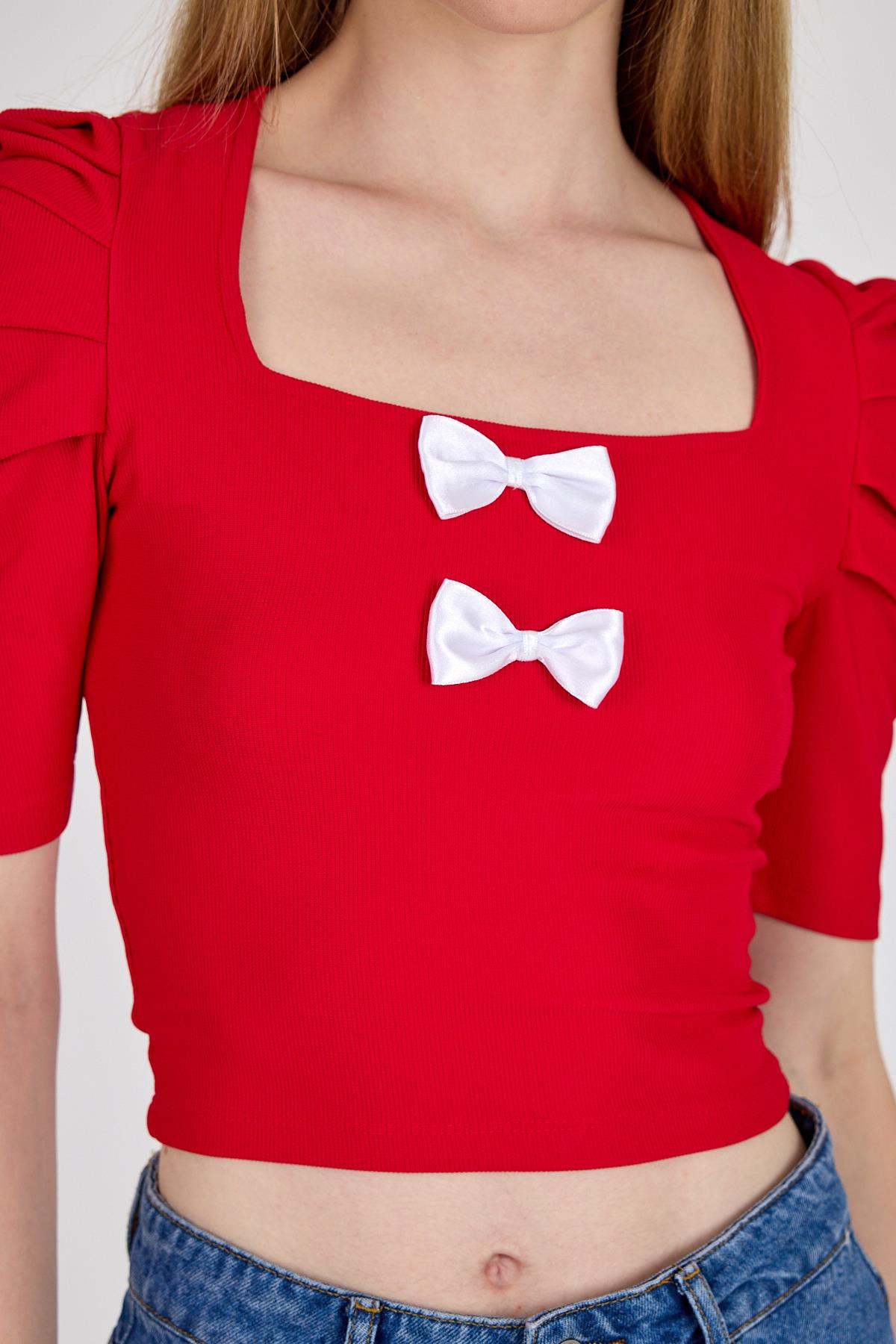 Kırmızı Kare Yaka Fiyonk Detaylı Crop Bluz 1349