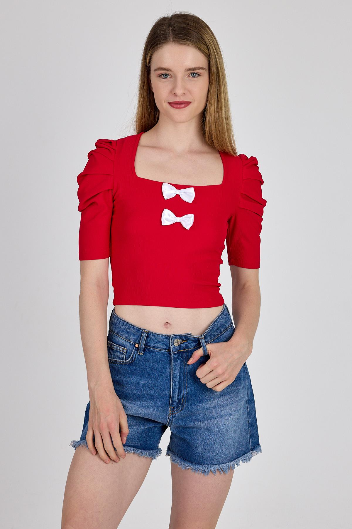 Kırmızı Kare Yaka Fiyonk Detaylı Crop Bluz 1349