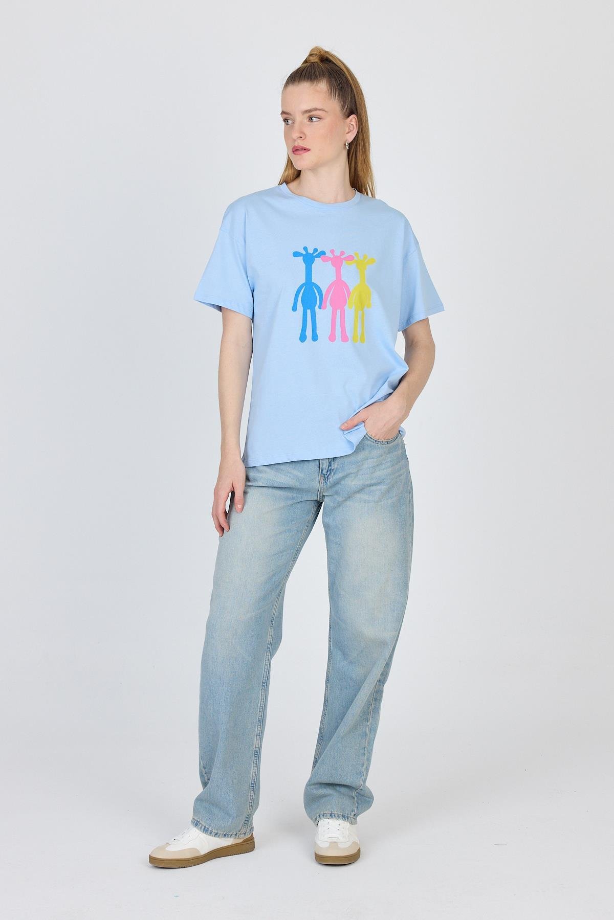 Mavi Oversize Zürafa Baskılı Tişört 2150-12M
