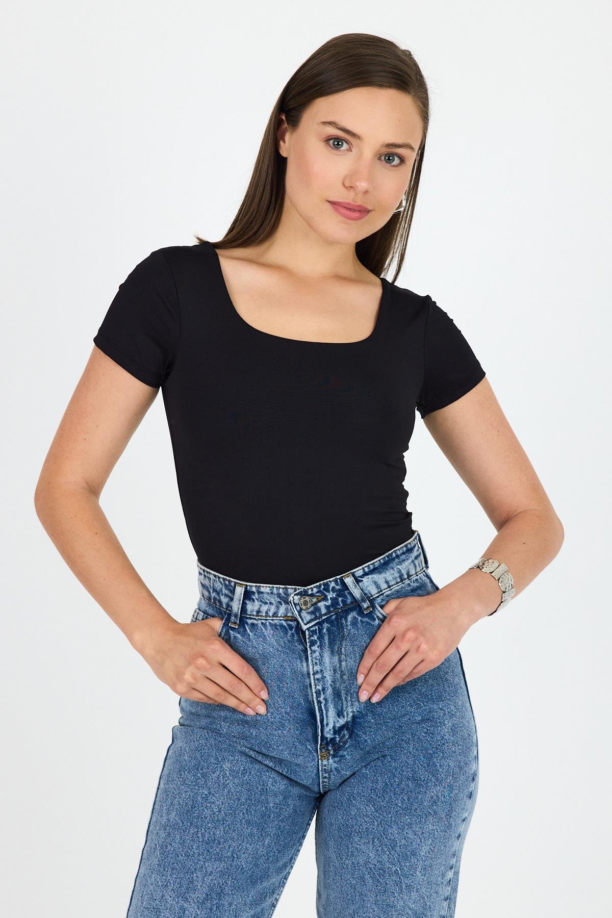 Siyah Kare Yaka Vücuda Oturan Çıtçıtlı Body 9197M