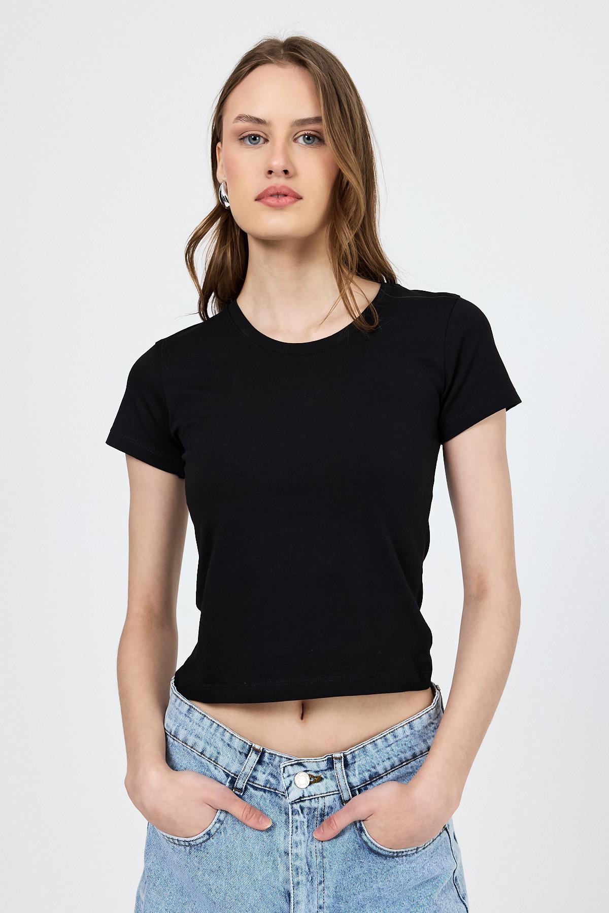 Siyah Slim Fit Bisiklet Yaka Kısa Kollu Tişört 2214