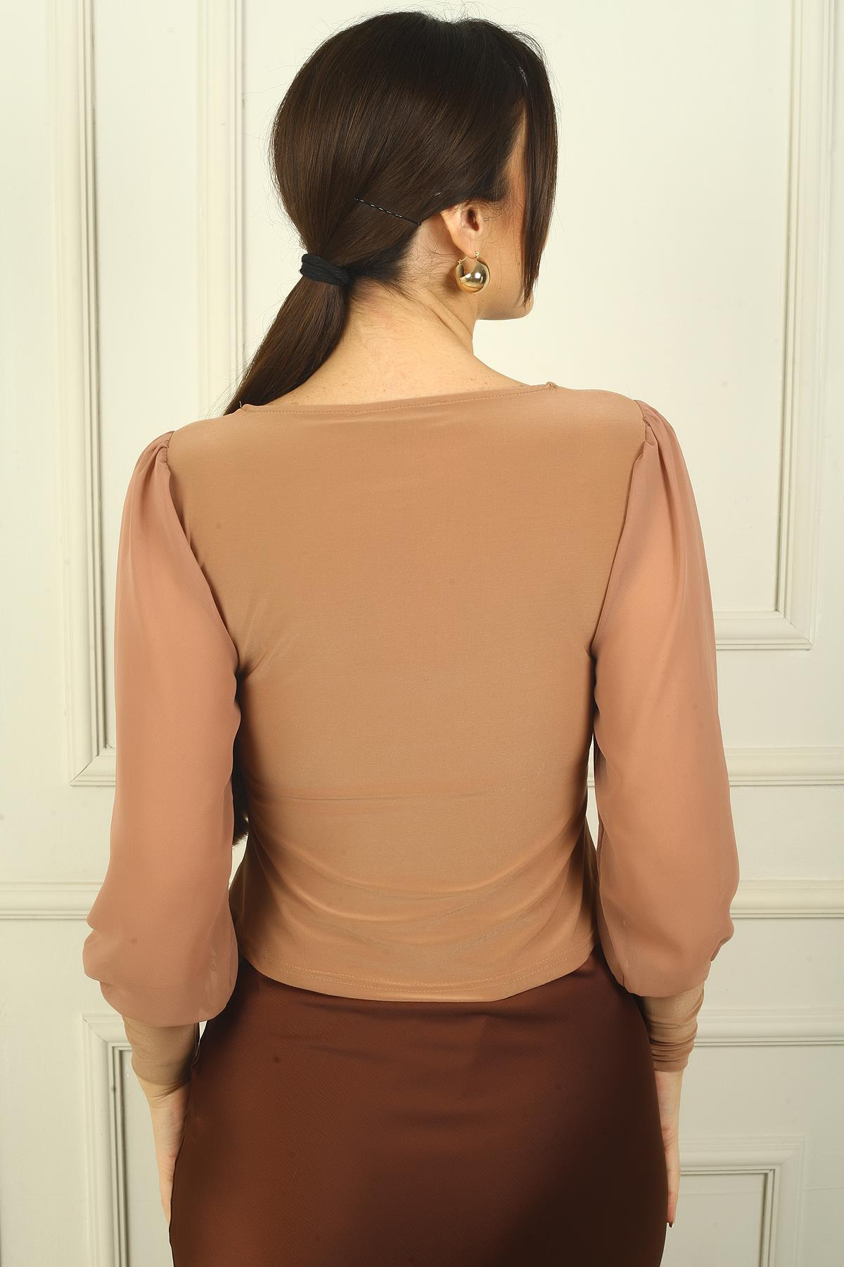 S-24Y1030015Beşgen Yaka Uzun Kollu Tül Bluz