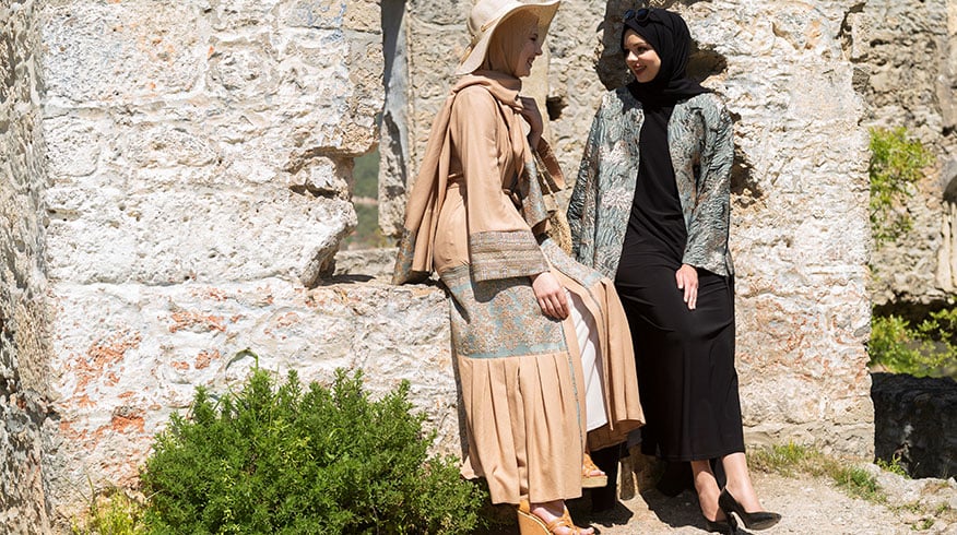 Abaya ve Feracenin Farkları Nelerdir