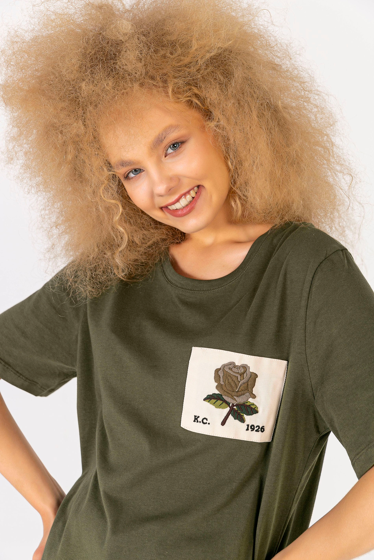 Melanj Gül Yamalı T-Shirt