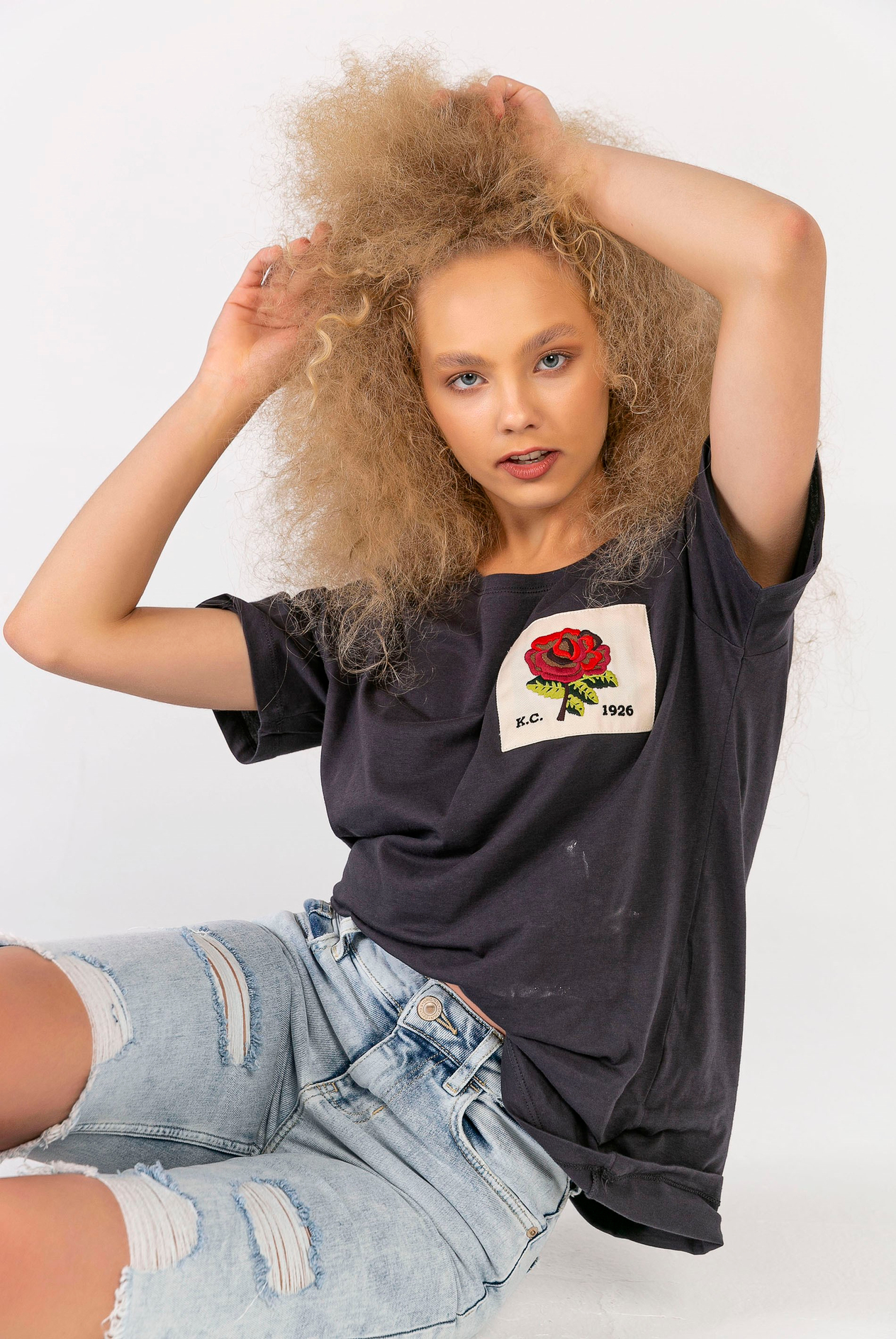 Melanj Gül Yamalı T-Shirt