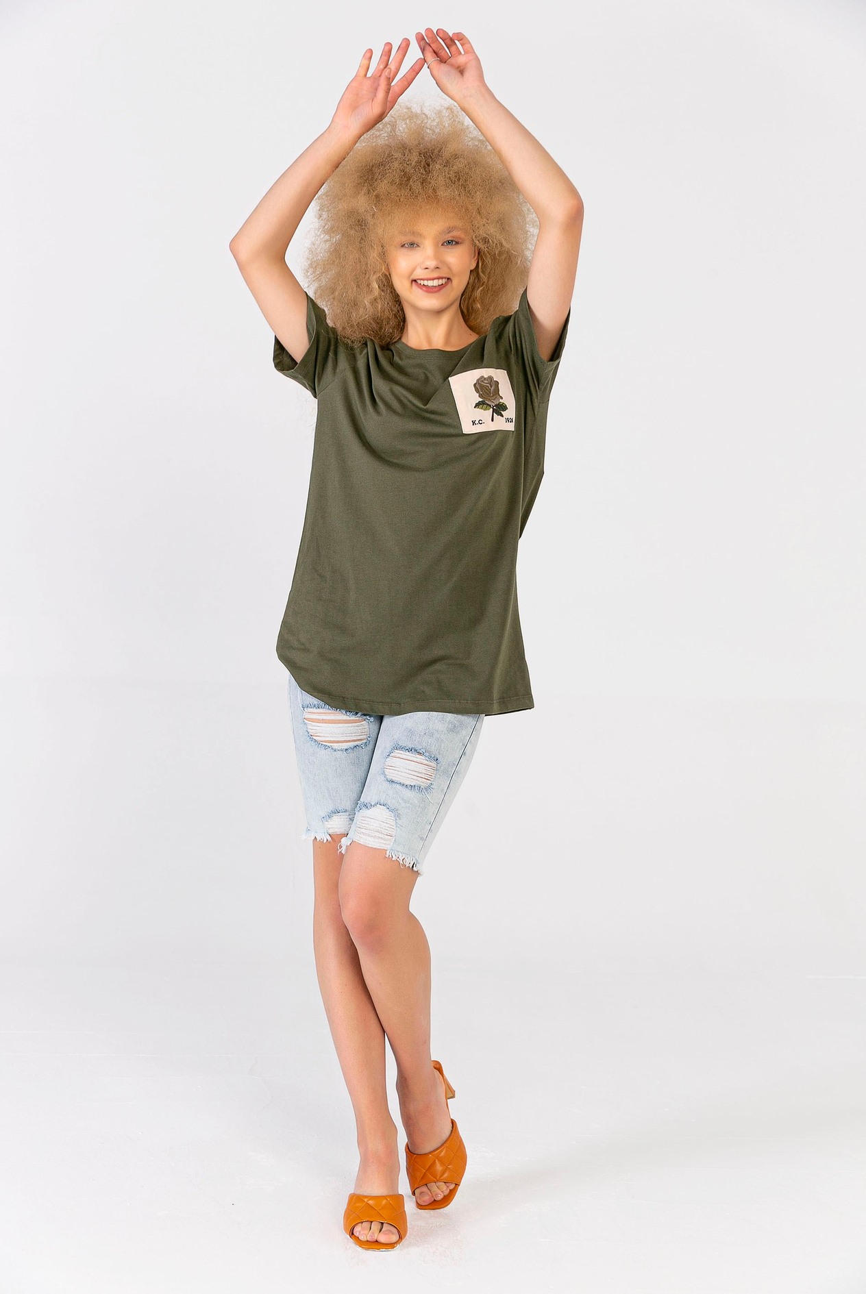 Melanj Gül Yamalı T-Shirt