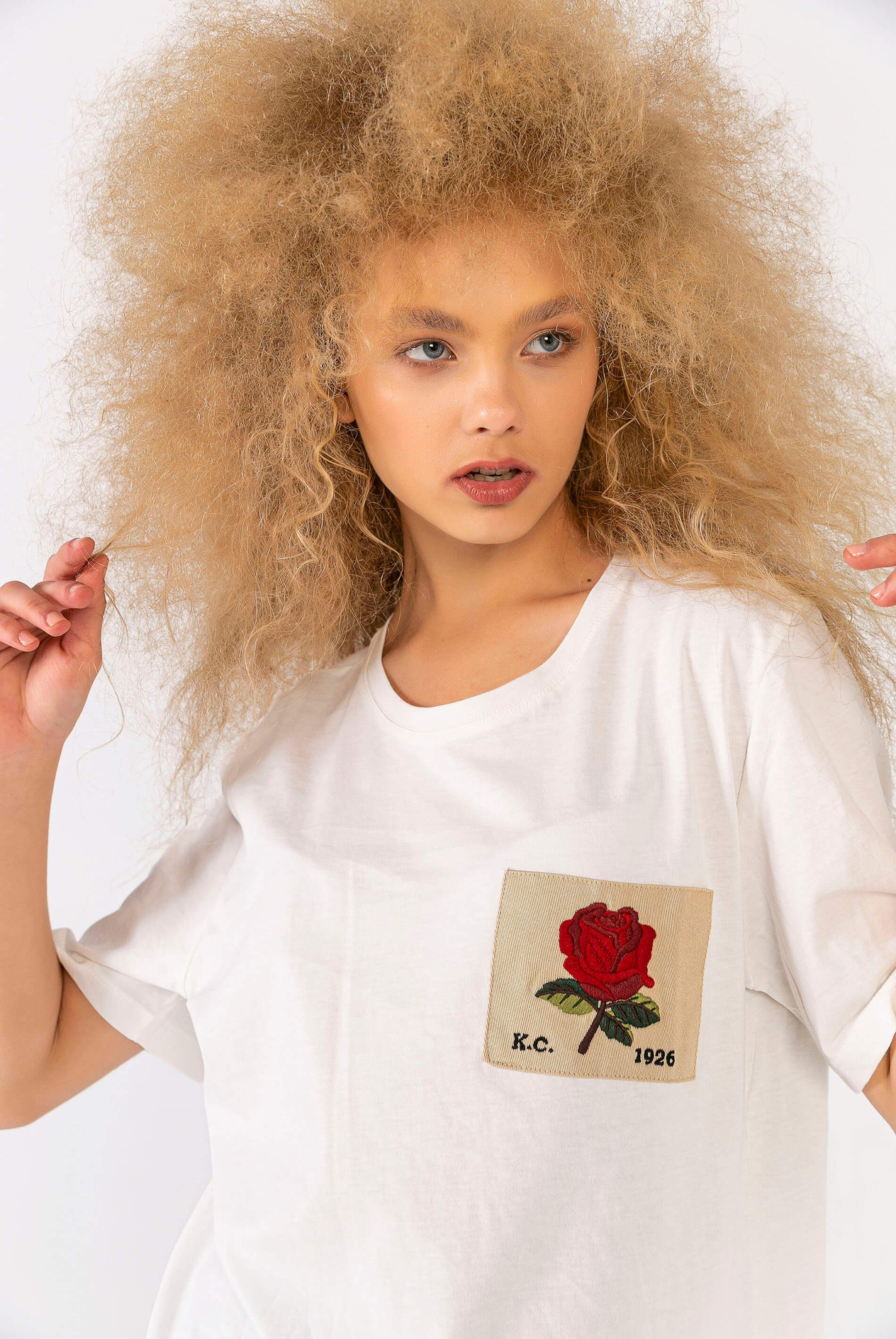 Melanj Gül Yamalı T-Shirt