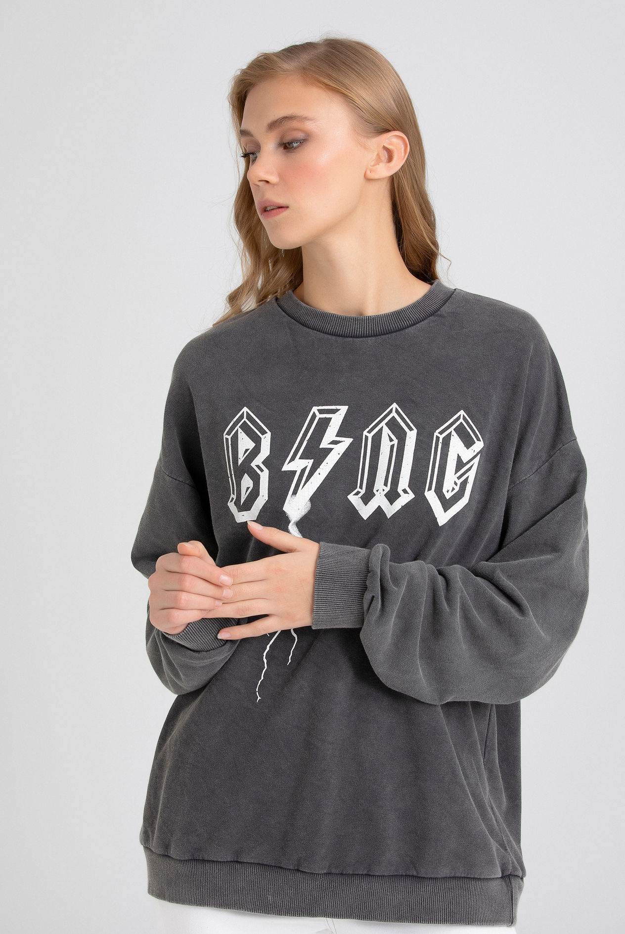 Sloganlı Soluk Efekli Sweatshirt 