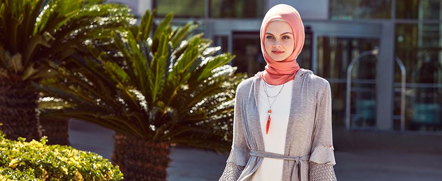 Tuniklerde Bahar Esintisi
