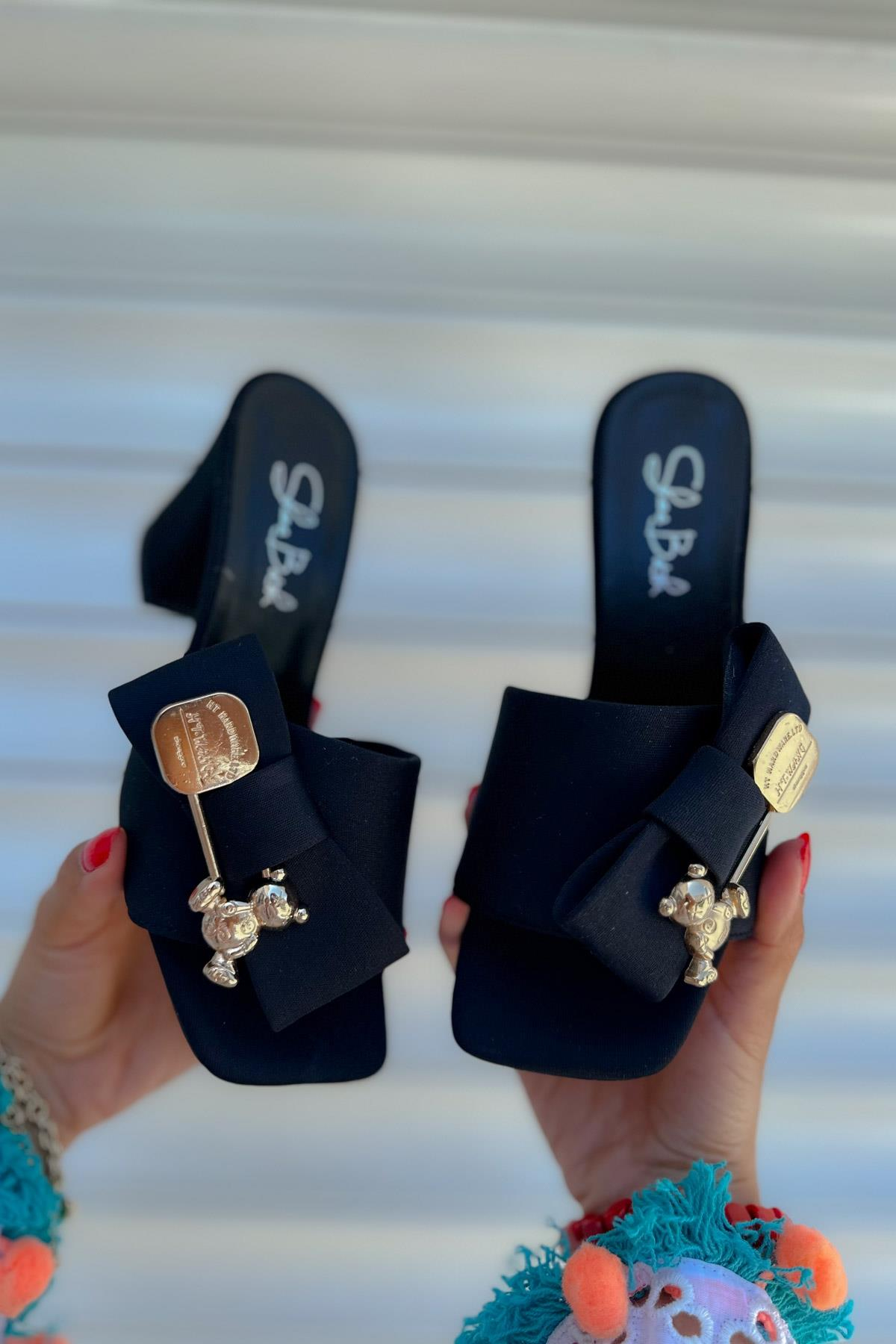 Kylie Siyah Scuba Terlik