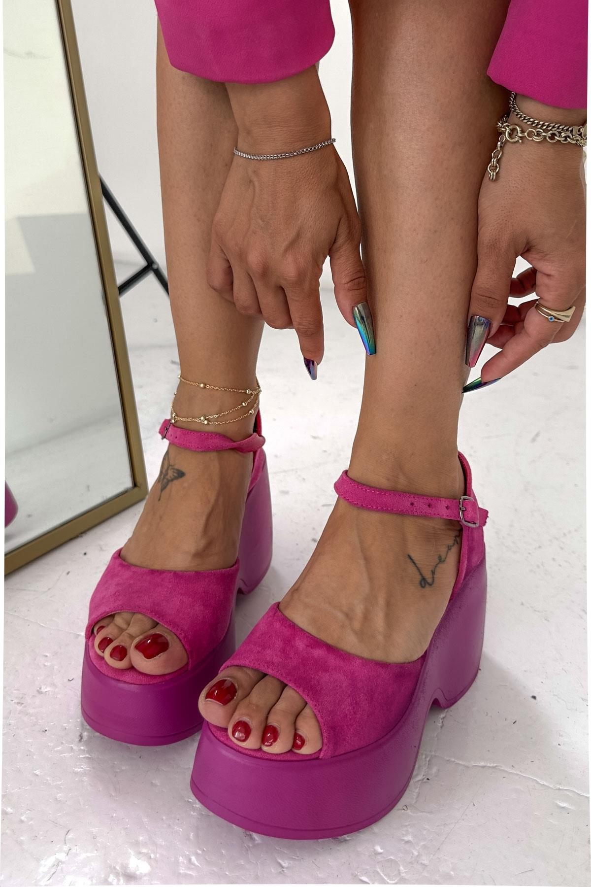 Leah Fuşya Süet Sandalet