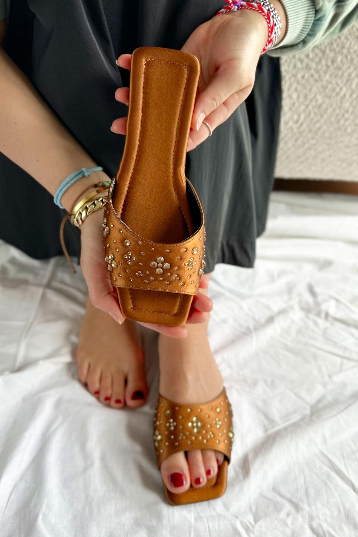 Maia Bronz Saten Taşlı Kadın Terlik
