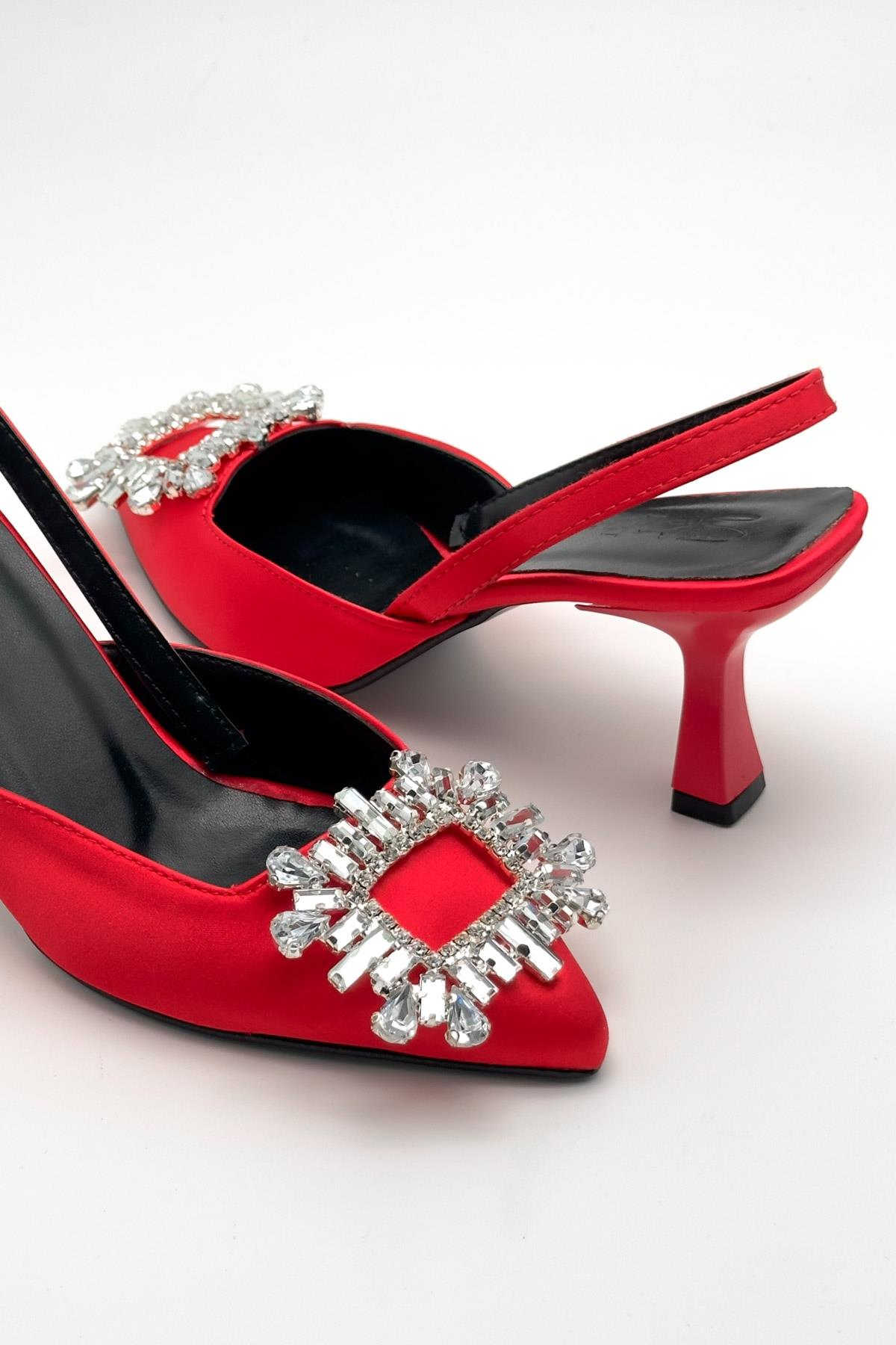 Quiero Kırmızı Saten Taşlı Açık Stiletto