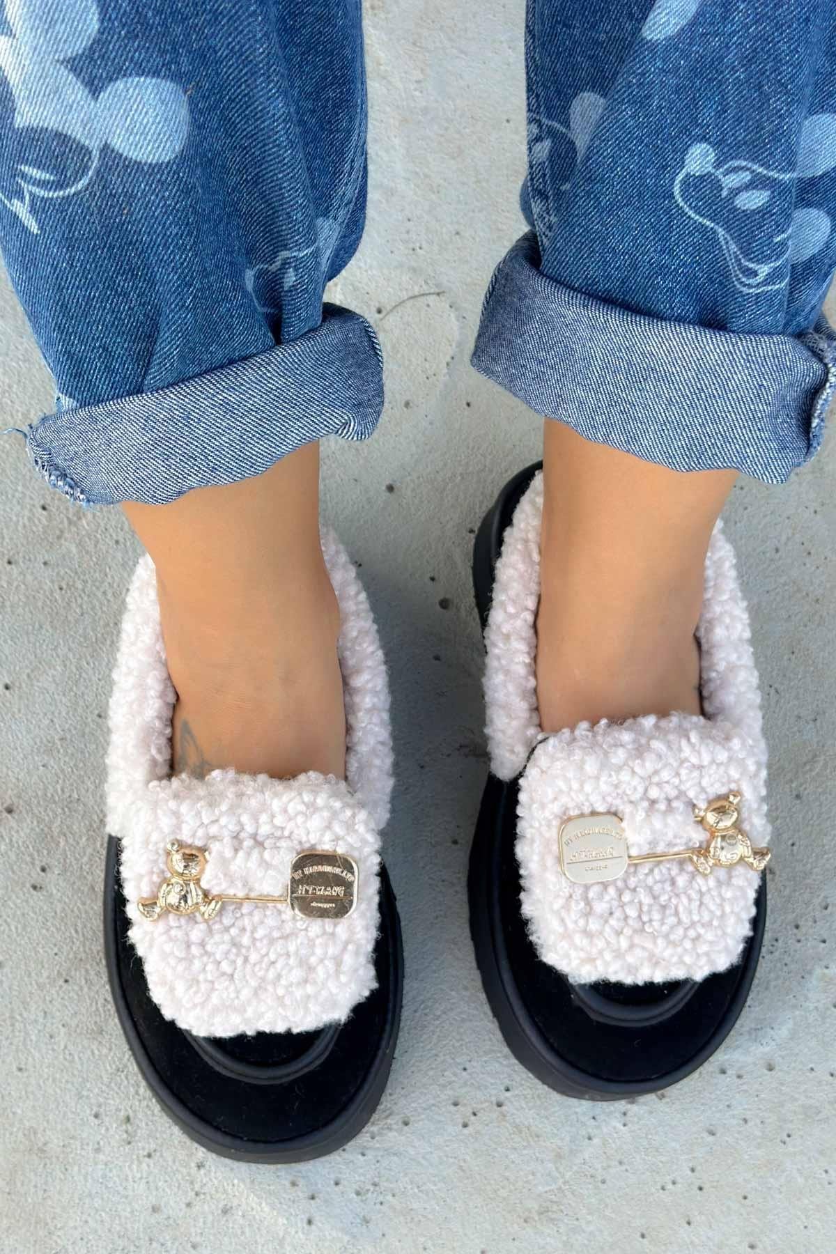 Teamo Siyah Süet Ayıcık Tokalı Kürk Kadın Loafer