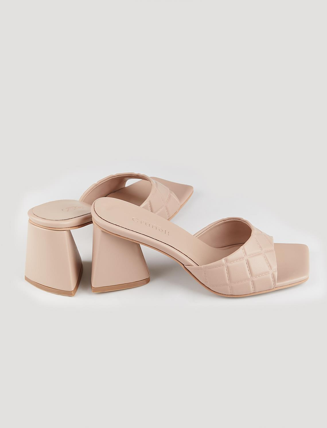 Women Beige Chunky Heeled Slippers