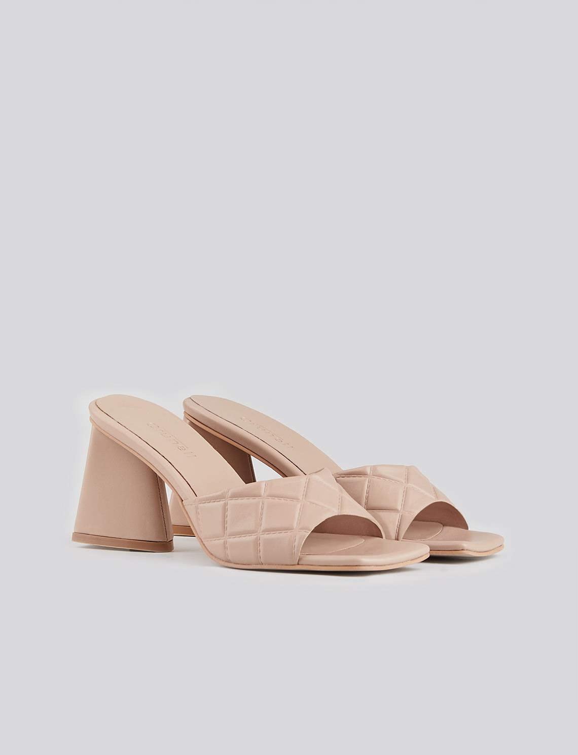 Women Beige Chunky Heeled Slippers