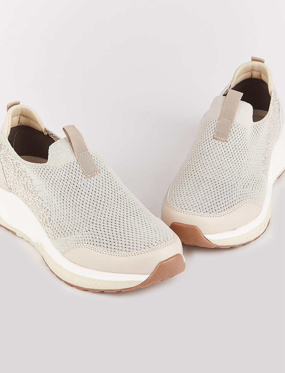 Men Beige Low Top Slip On Sneakers