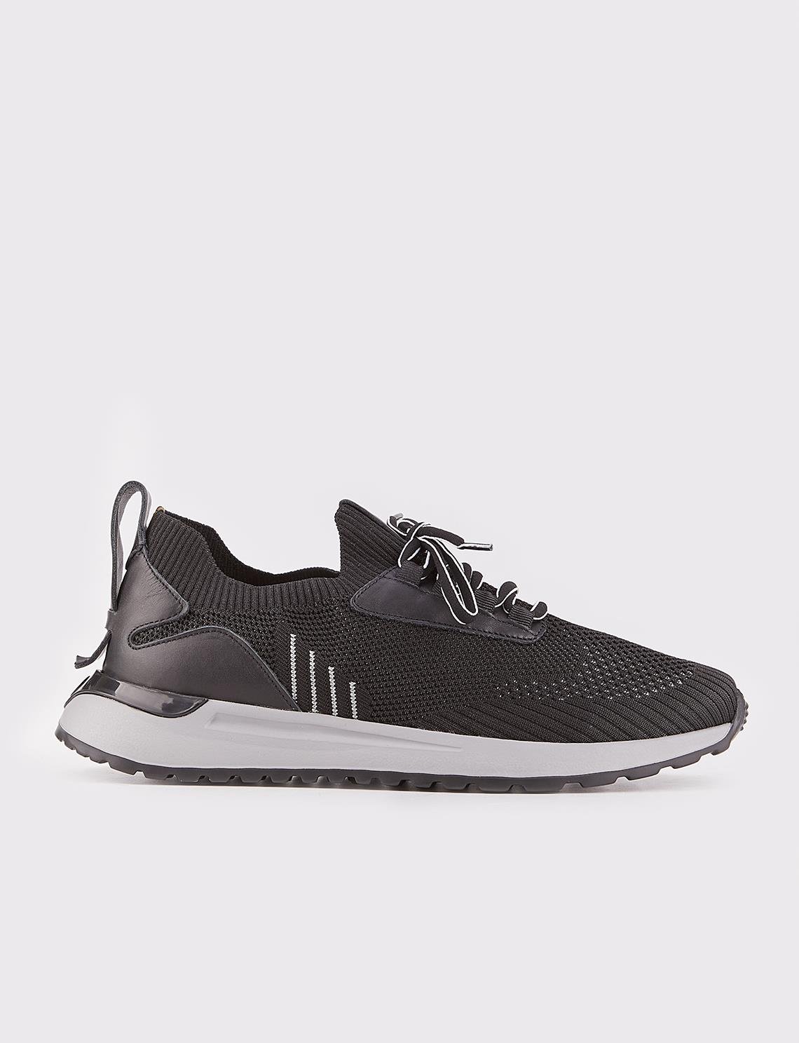 Men Black Lace Up Front Chunky Knit Sneakers