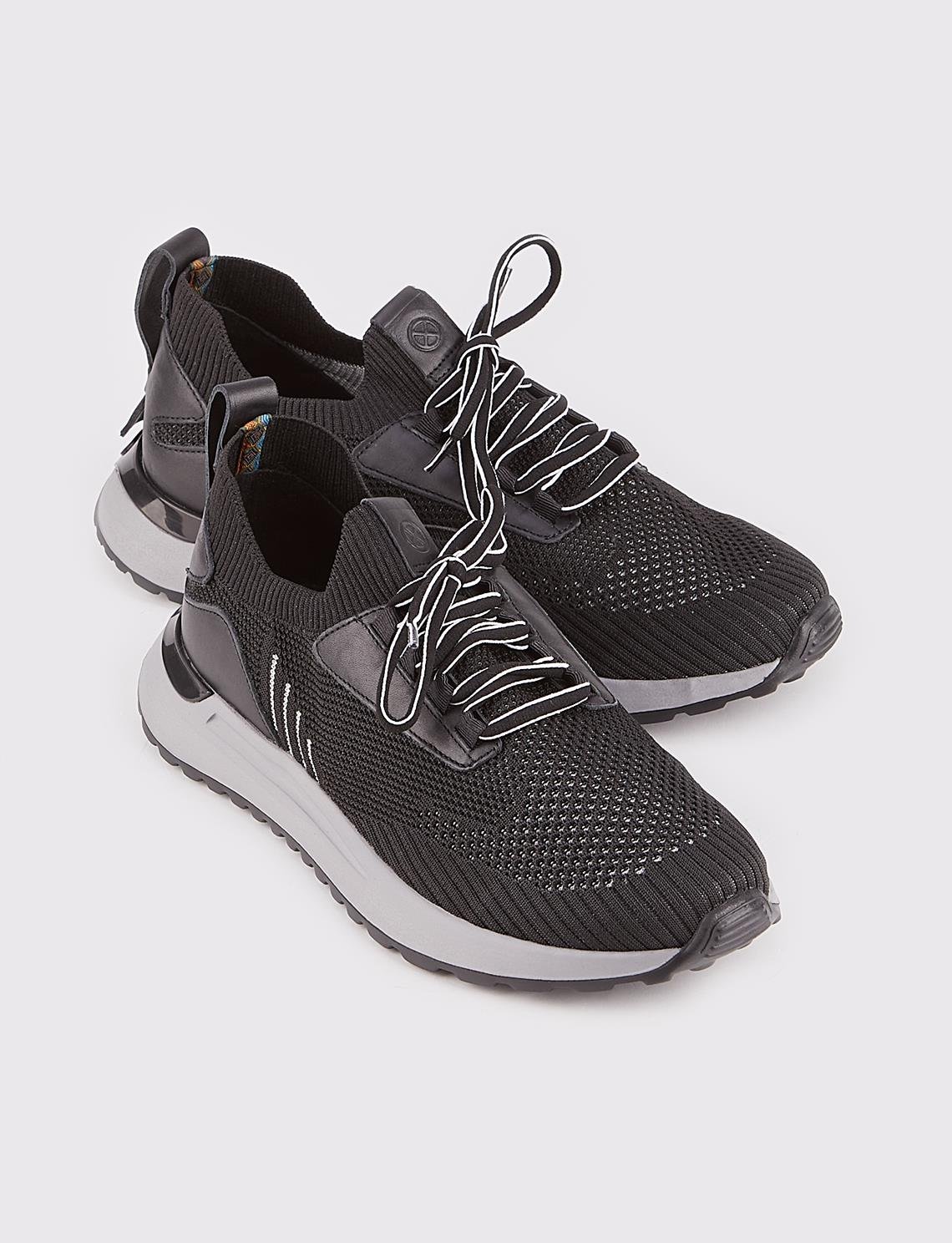 Men Black Lace Up Front Chunky Knit Sneakers