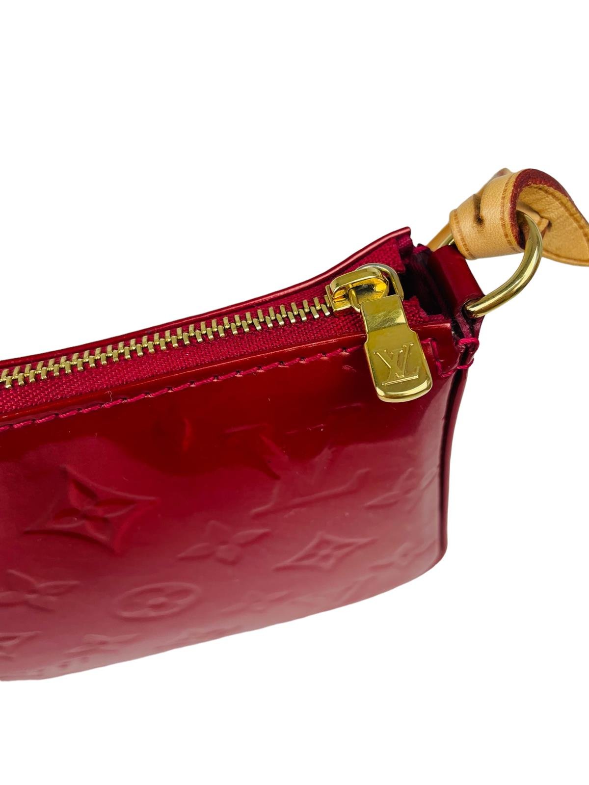 LOUIS VUITTON VERNIS MONOGRAM POCHETTE