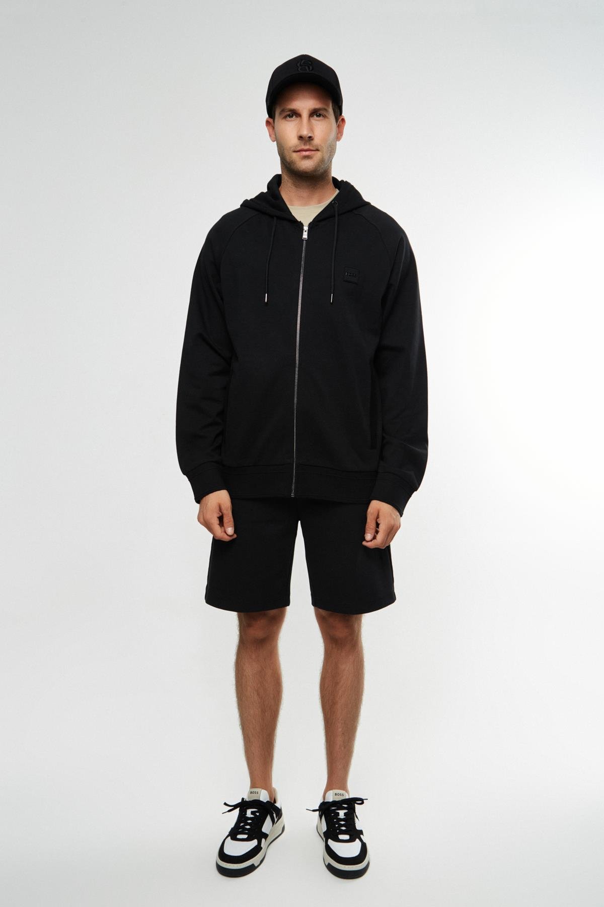 Logo Detay Siyah Fermuarlı Sweatshirt