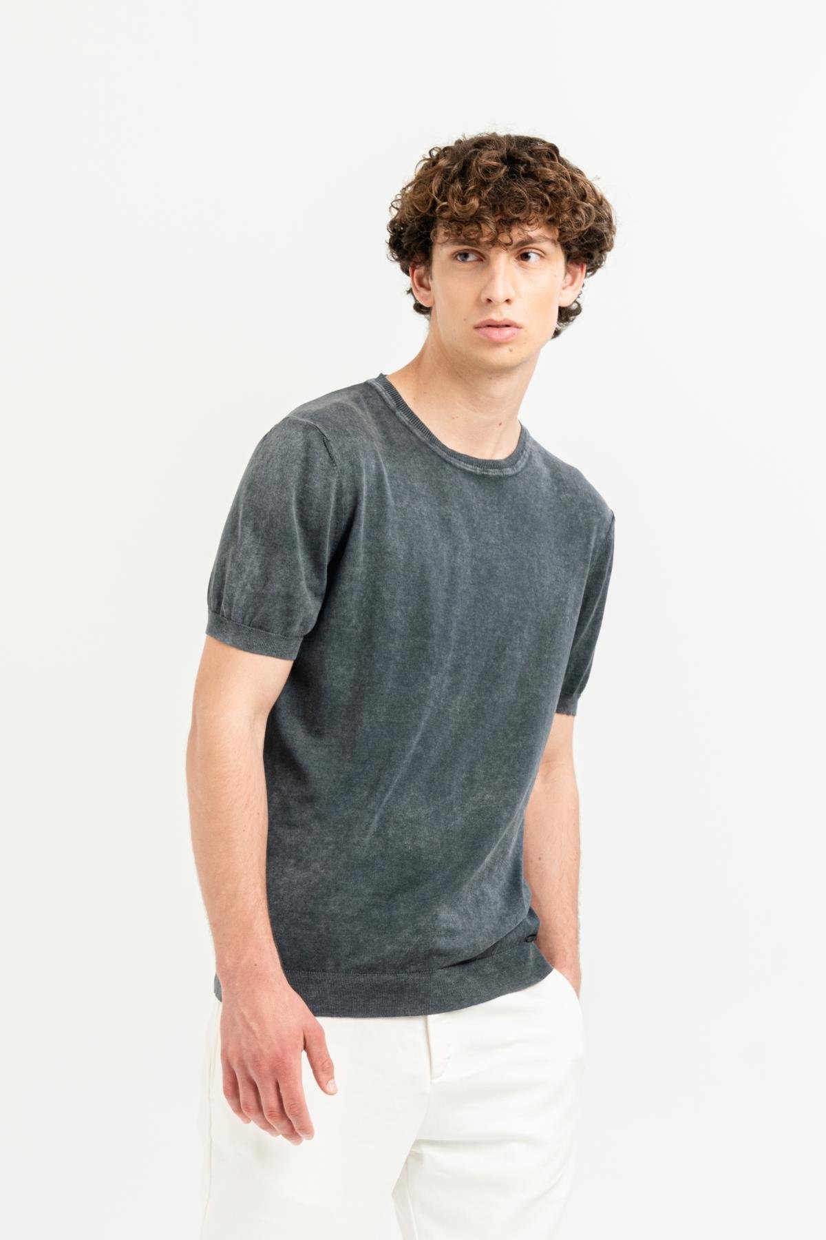 Bisiklet Yaka Kısa Kollu %100 Pamuk Slim Fit Erkek T-shirt