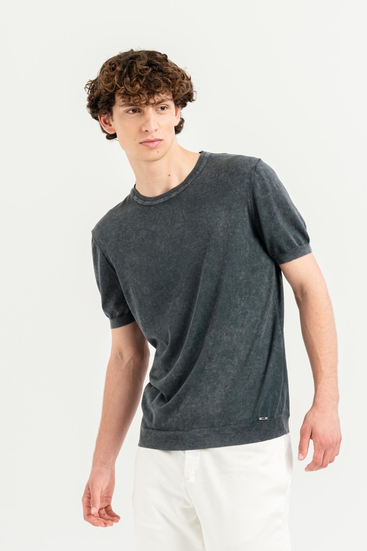 Bisiklet Yaka Kısa Kollu %100 Pamuk Slim Fit Erkek T-shirt