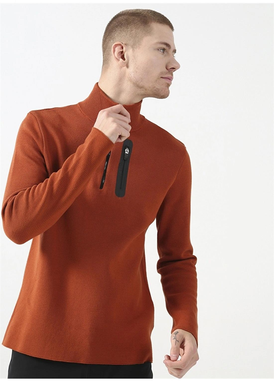 Dik Yaka Fermuar Detaylı Slim Fit Erkek Kazak
