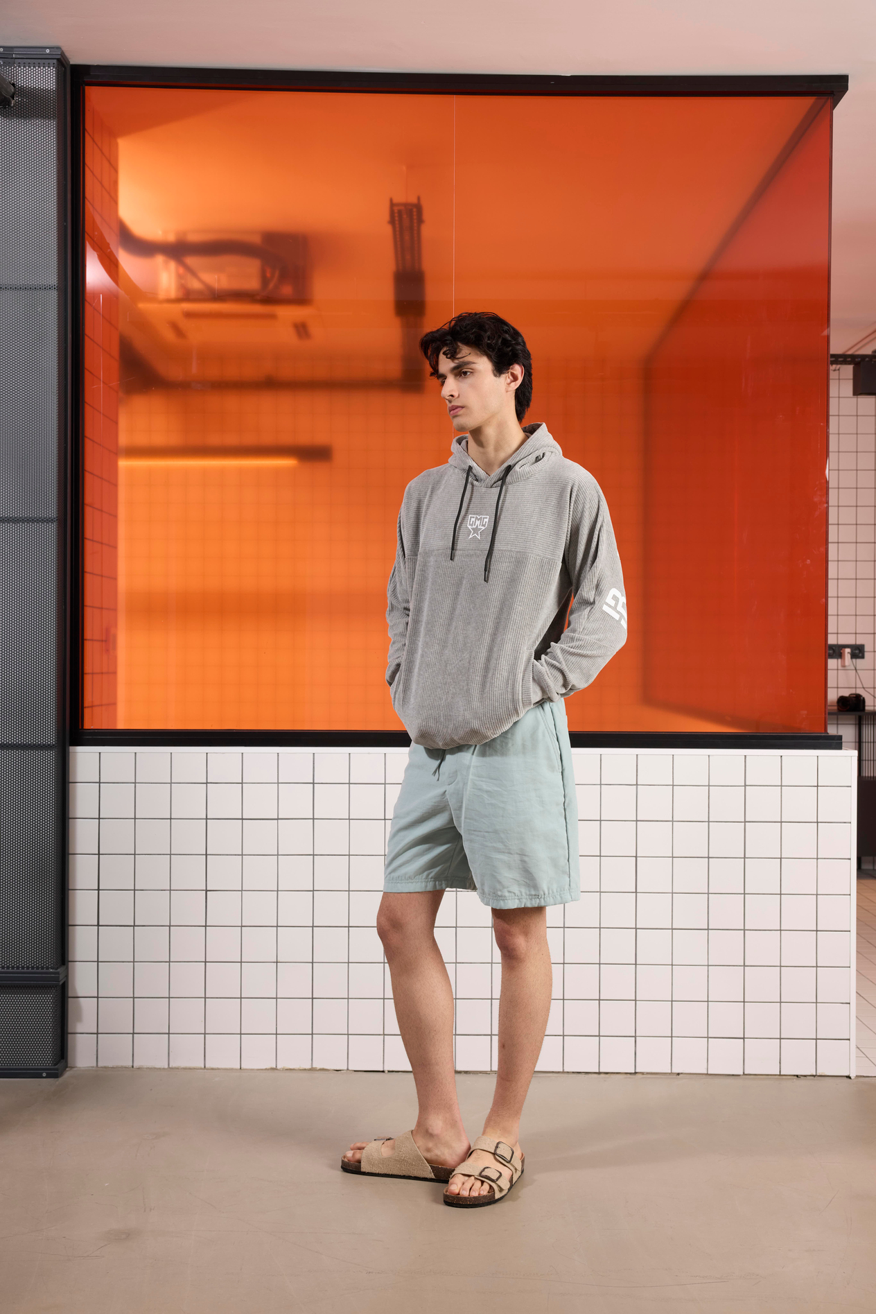 Kapüşonlu Baskı Detaylı Kadife Erkek Sweatshirt