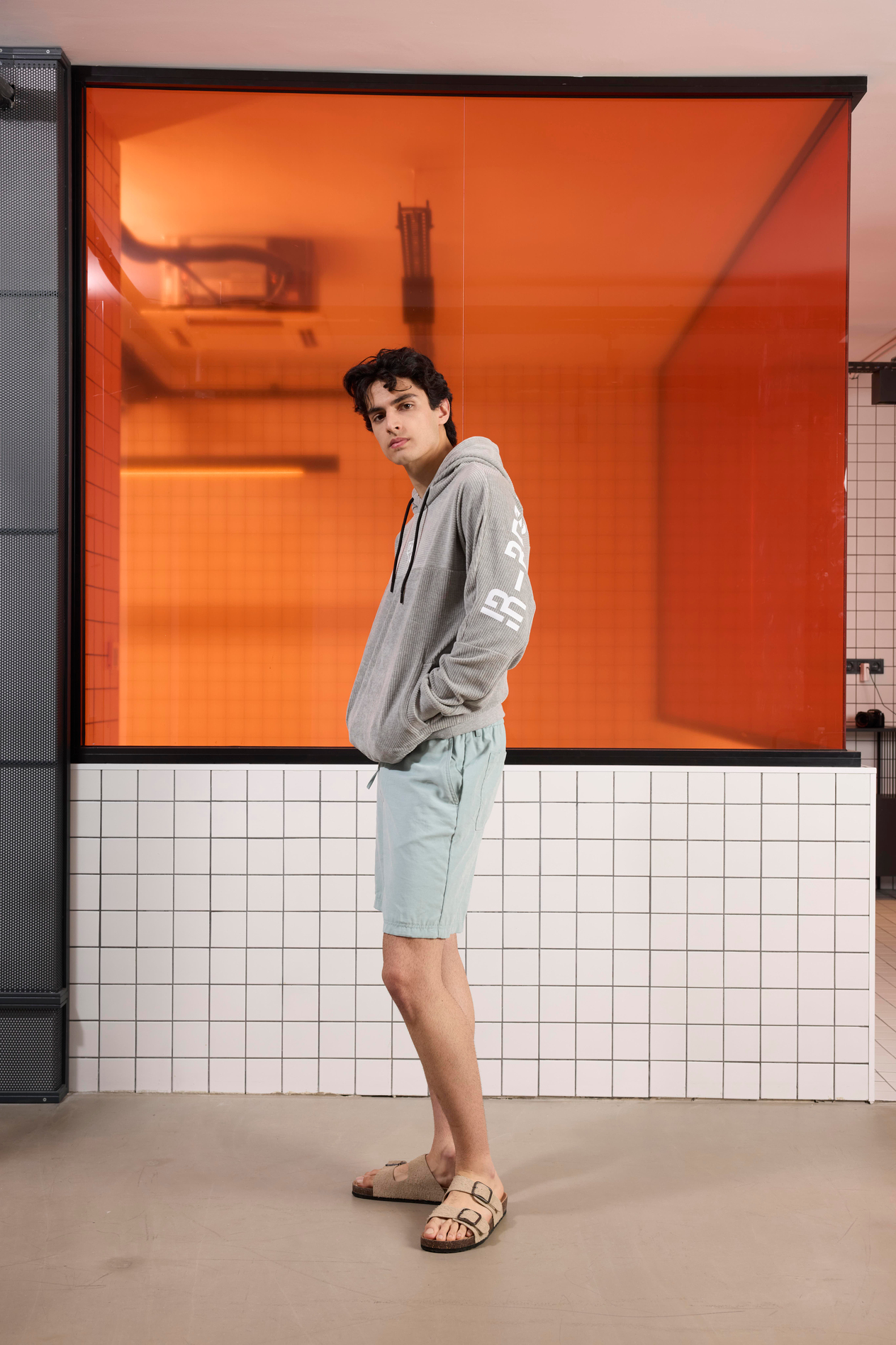 Kapüşonlu Baskı Detaylı Kadife Erkek Sweatshirt