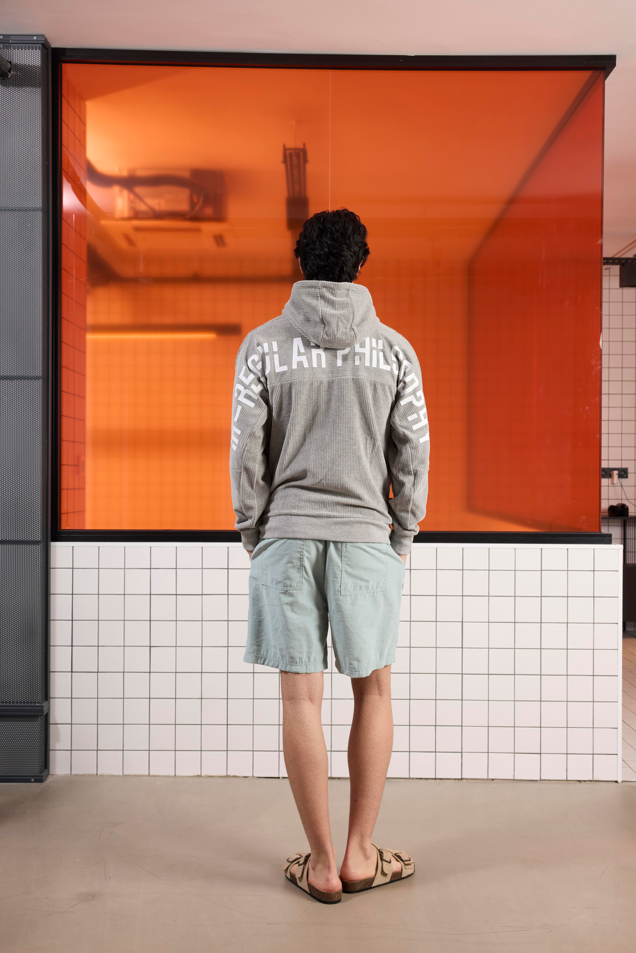 Kapüşonlu Baskı Detaylı Kadife Erkek Sweatshirt