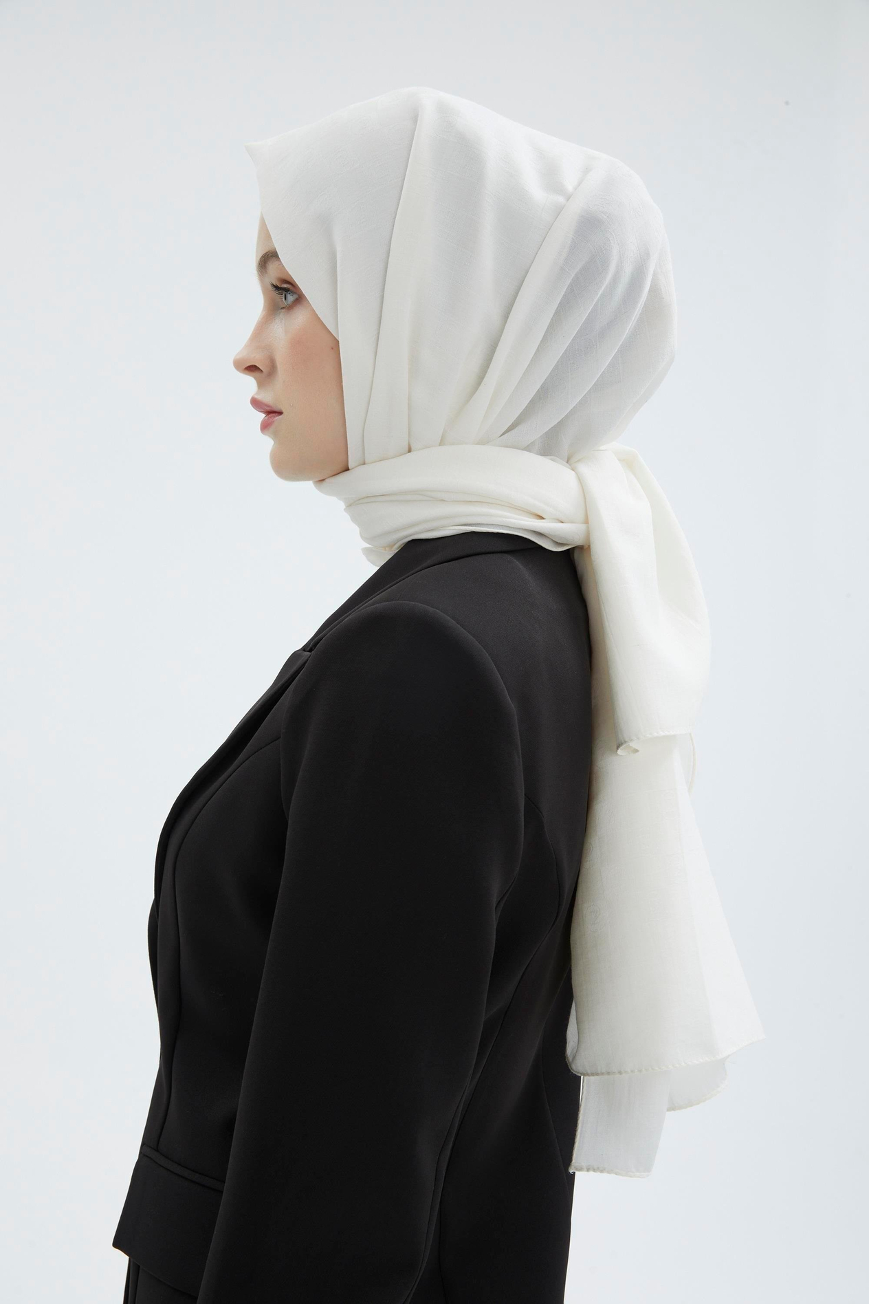 0106 MONOGRAM DESENLİ SEHER ŞAL