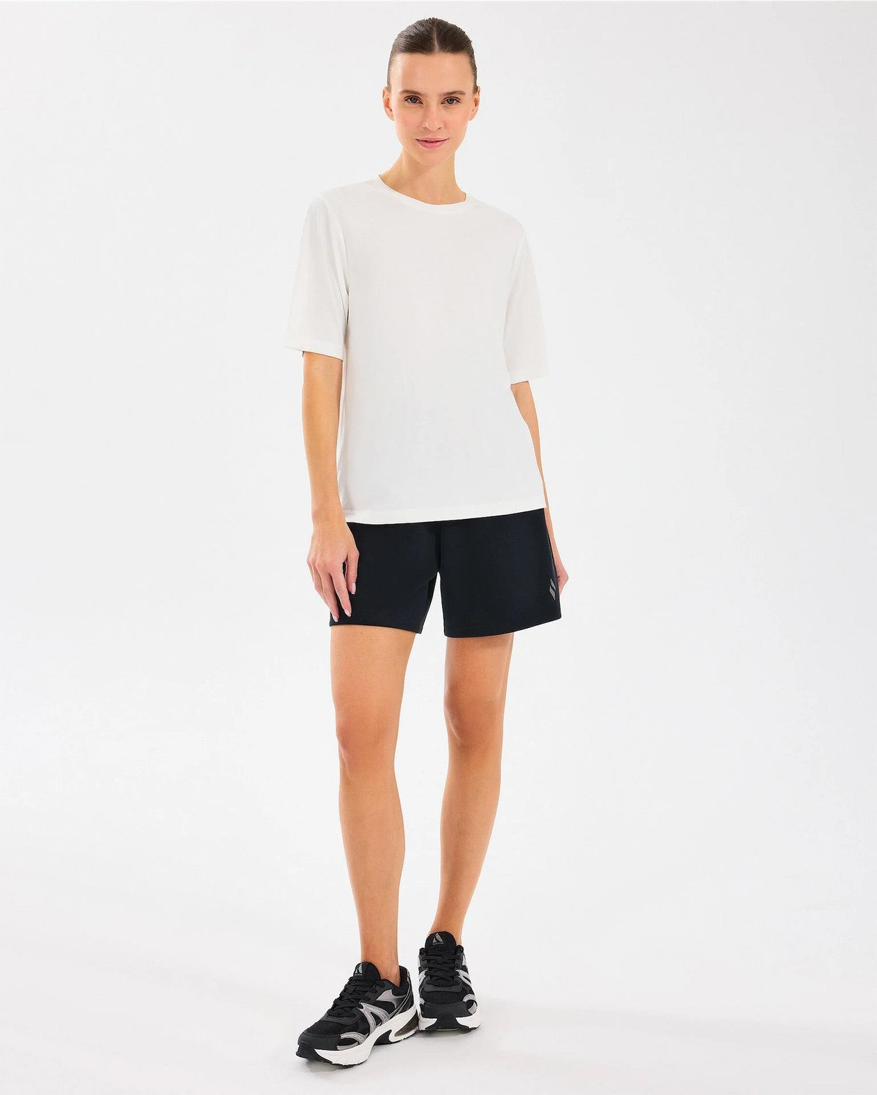 Skechers W Lounge Regular 5 Inch Sweatshort Kadın  Şort