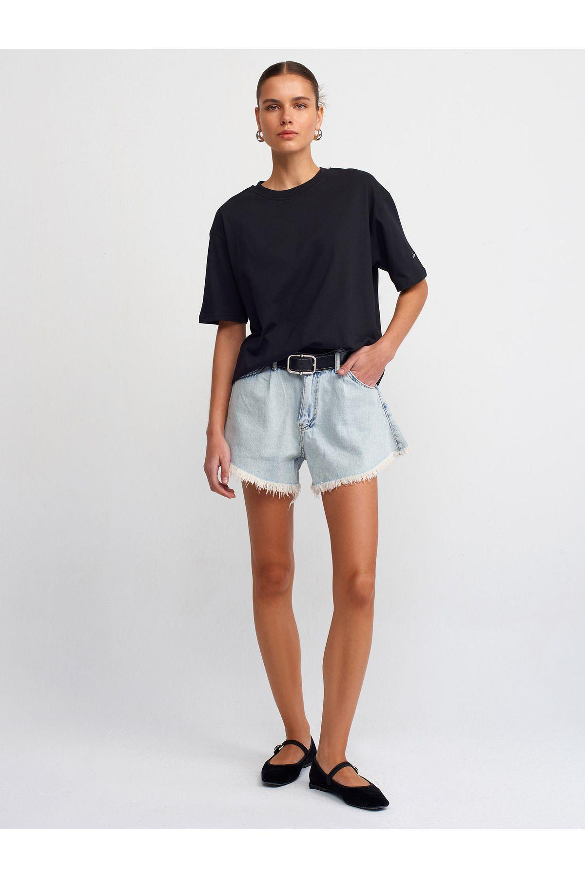 30735-tas-baski-detayli-t-shirt-siyah-be-950.jpg