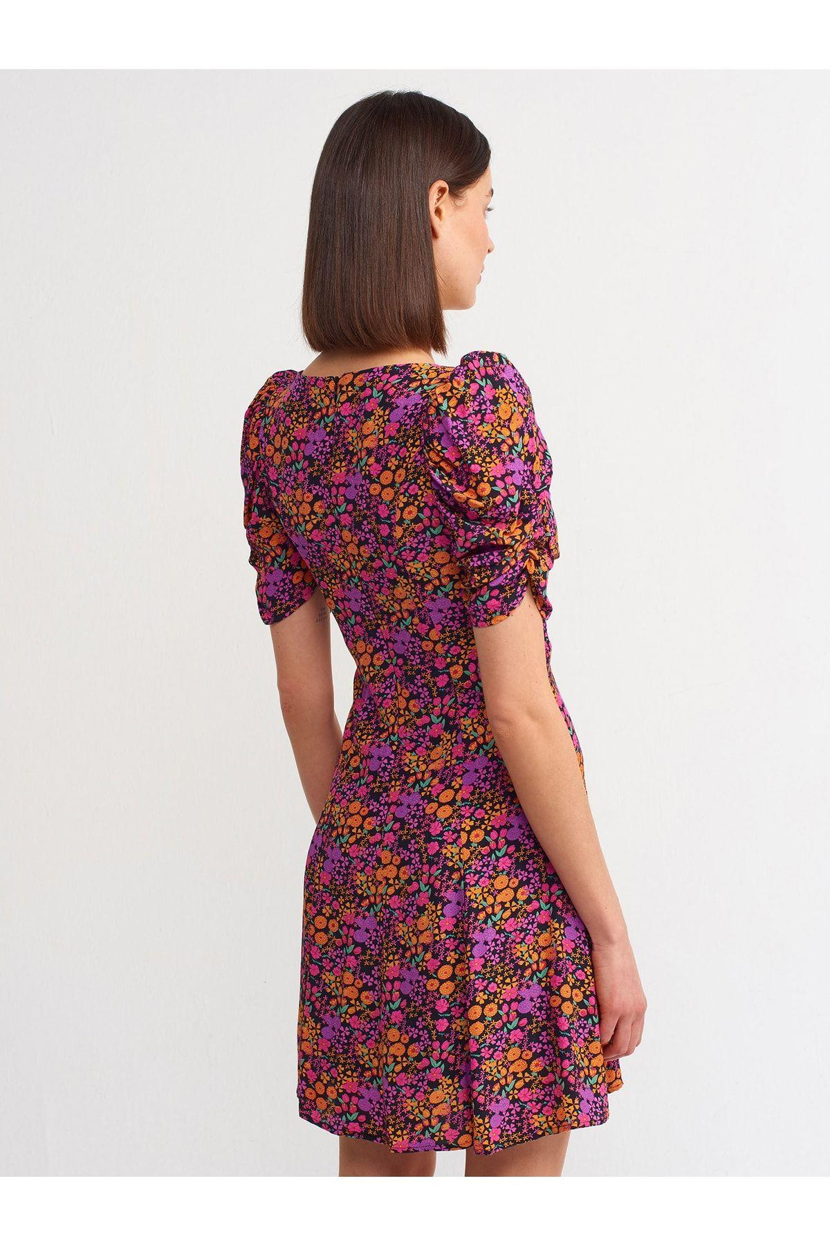 90317-cicek-desenli-mini-elbise-siyah-9a44-d.jpg