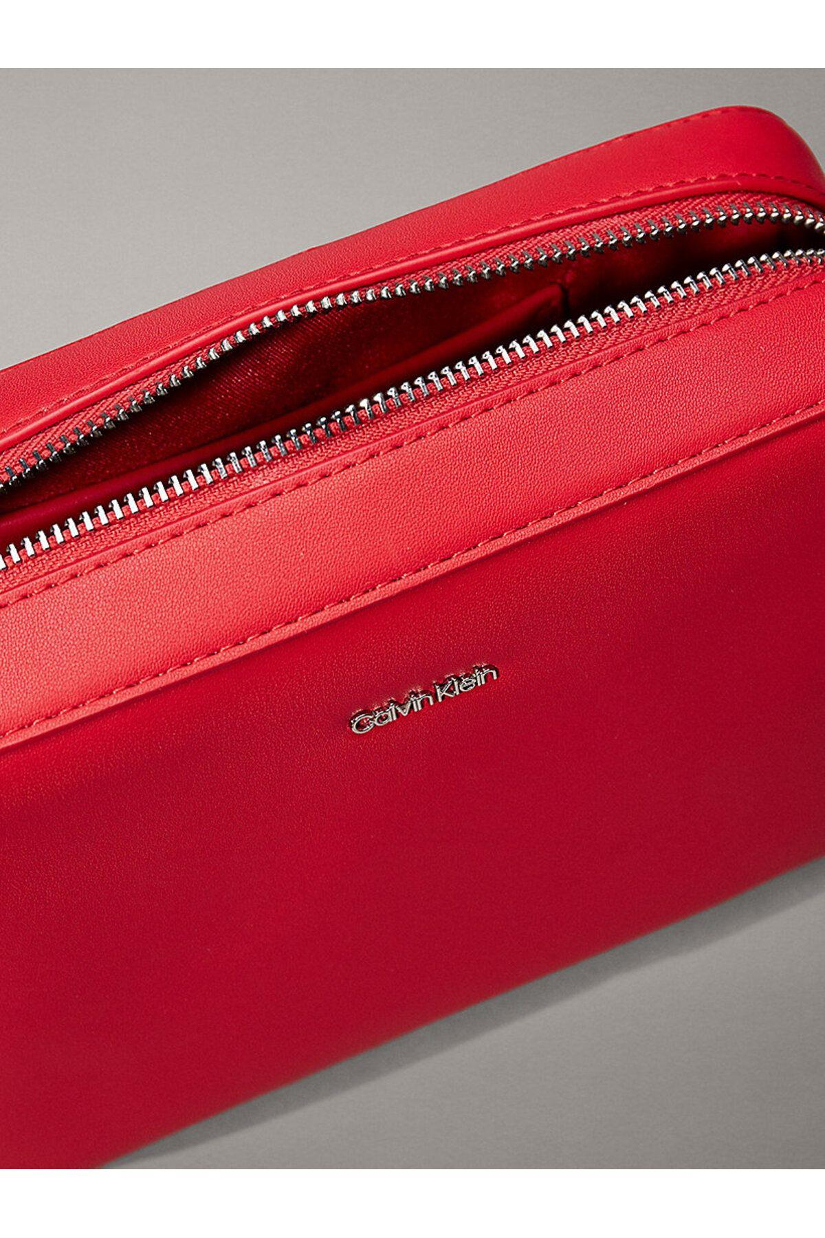 ck-must-small-camera-bag-e3a-be.jpg
