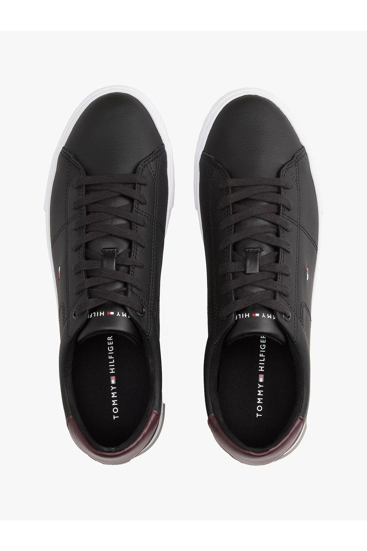 essential-leather-detail-vulc-8-8748.jpg