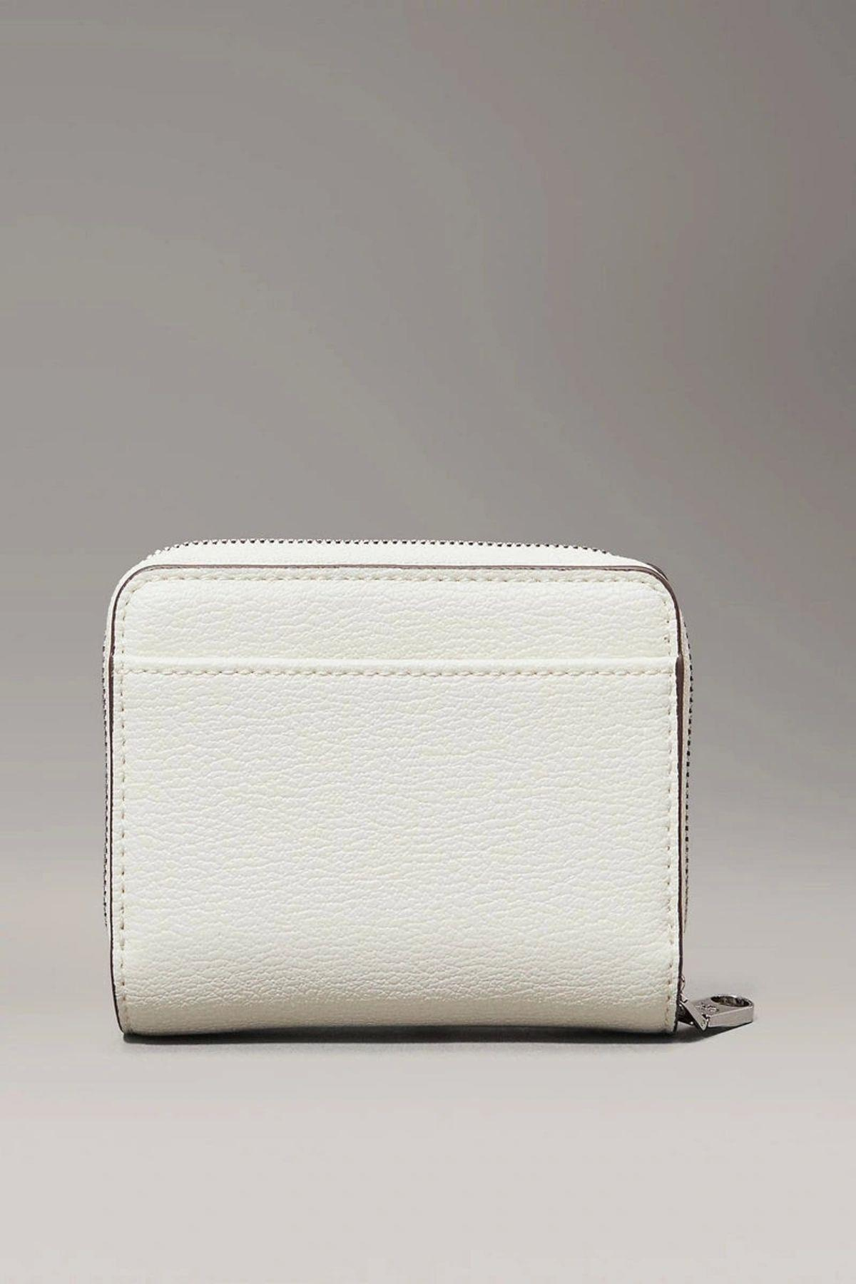 minimal-monogram-md-zip-around-3c-a98.jpg