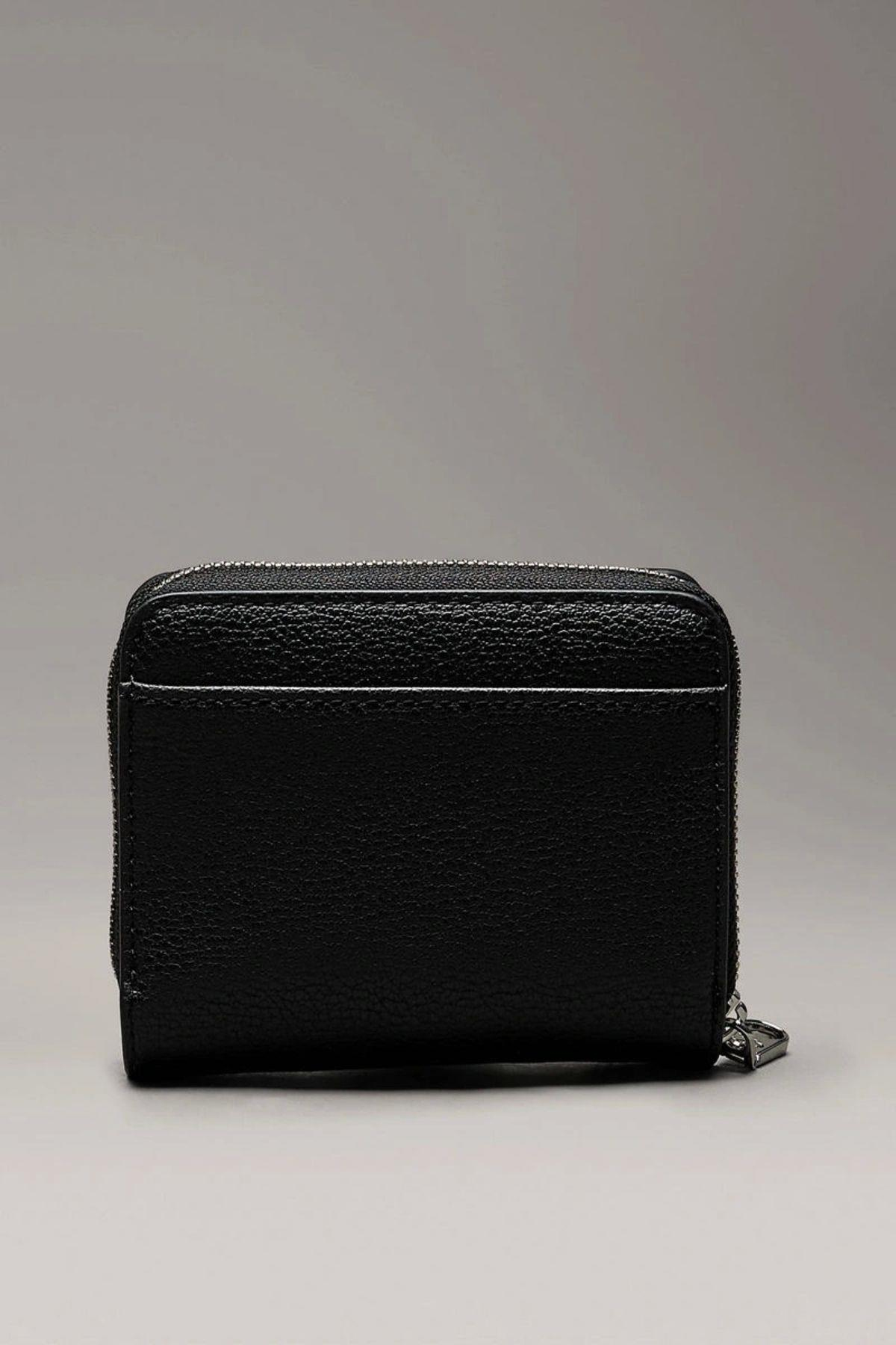 minimal-monogram-md-zip-around-8f3185.jpg