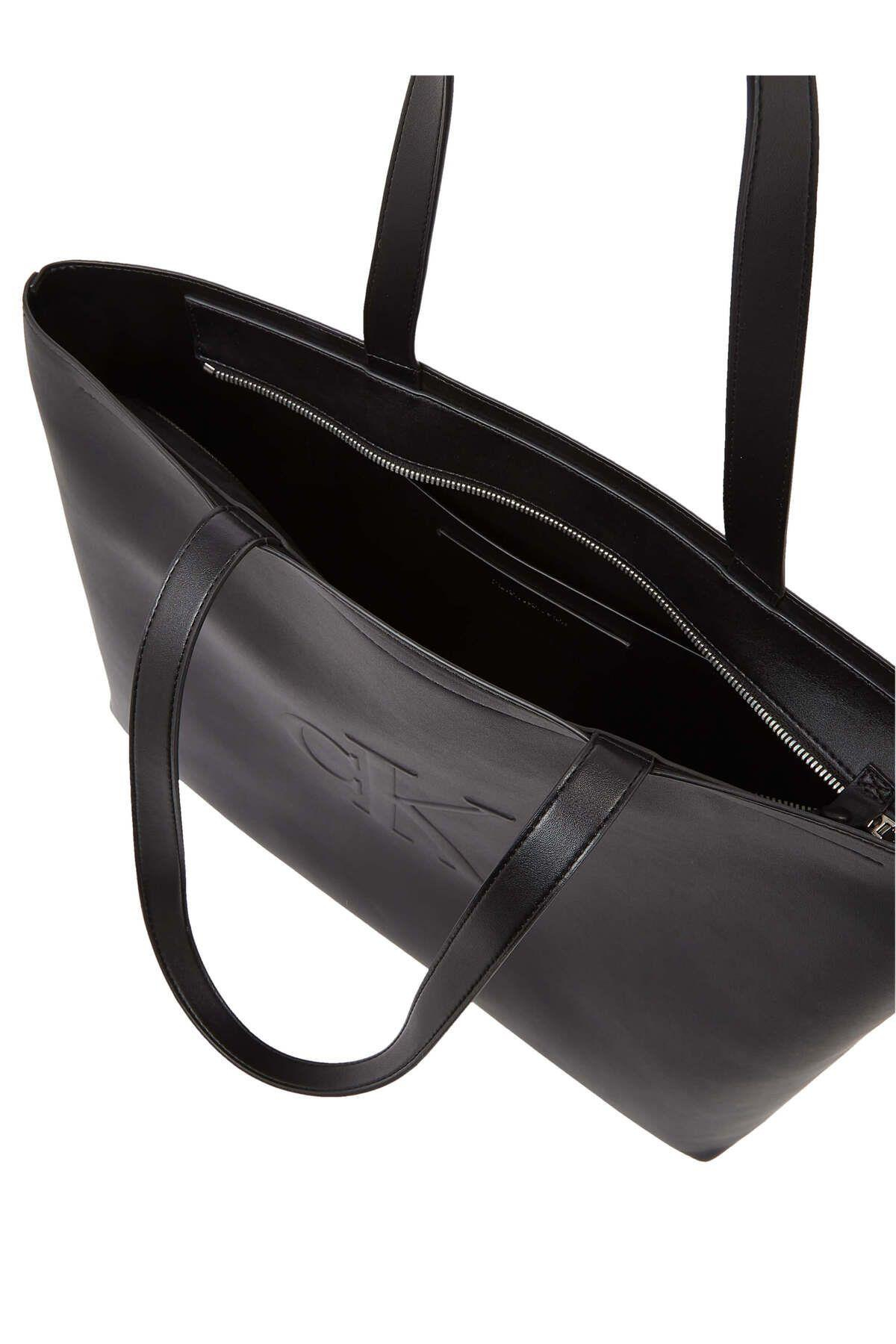 sculpted-slim-tote-ac46-9.jpg